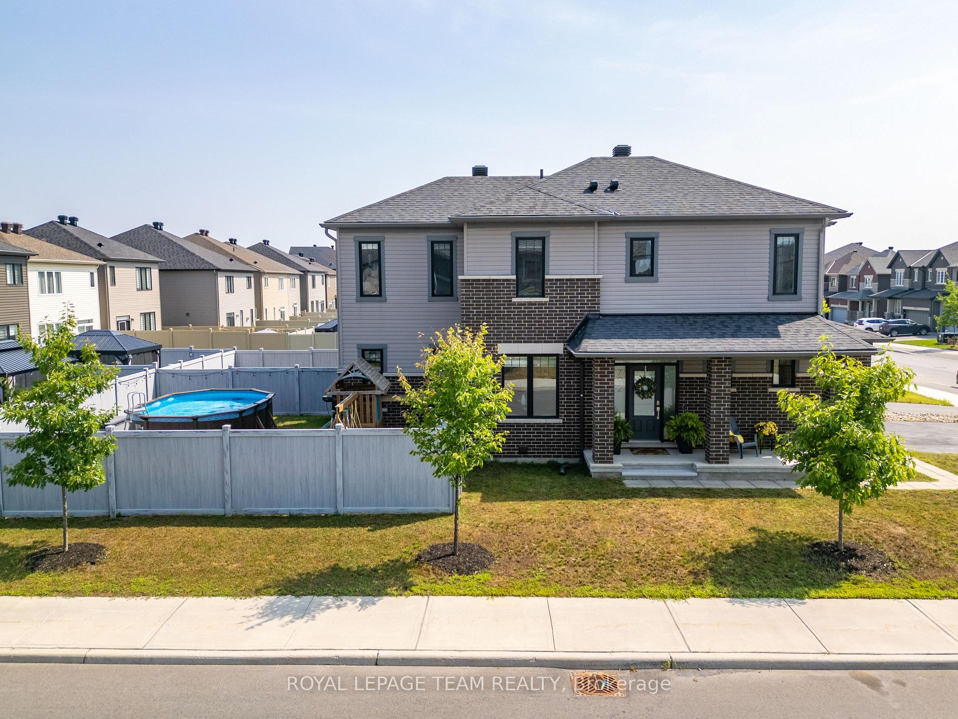 Photo 2 of 792 Cappamore Drive, Ottawa, Barrhaven - Half Moon Bay — HOMEH