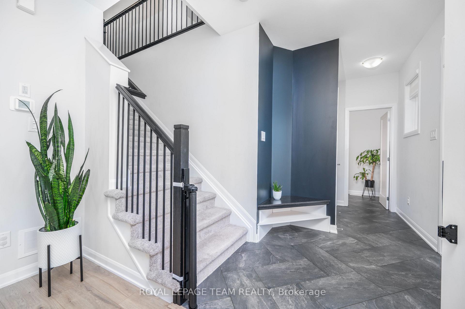 Photo 3 of 792 Cappamore Drive, Ottawa, Barrhaven - Half Moon Bay — HOMEH