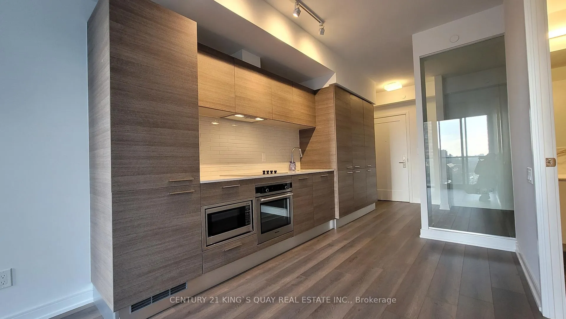 Photo 3 of Unit 811, 3 Gloucester Street, Toronto, Church-Yonge Corridor — HOMEH