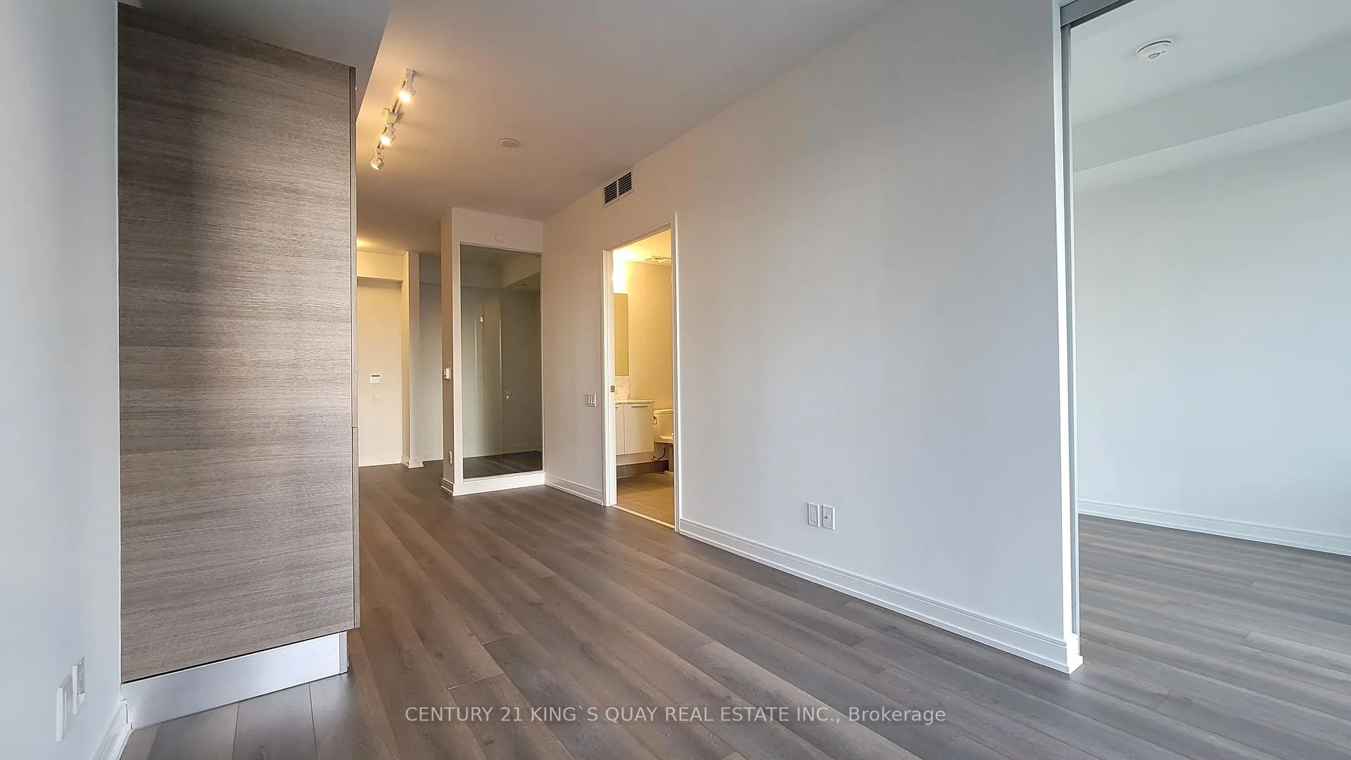 Photo 5 of Unit 811, 3 Gloucester Street, Toronto, Church-Yonge Corridor — HOMEH