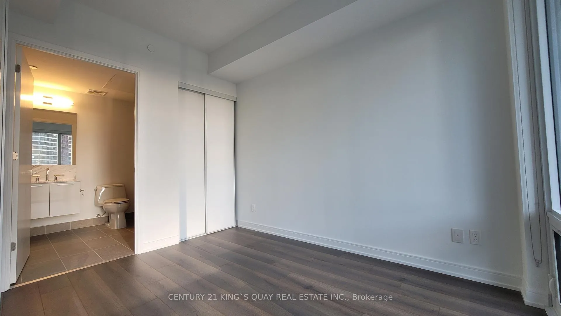 Photo 8 of Unit 811, 3 Gloucester Street, Toronto, Church-Yonge Corridor — HOMEH