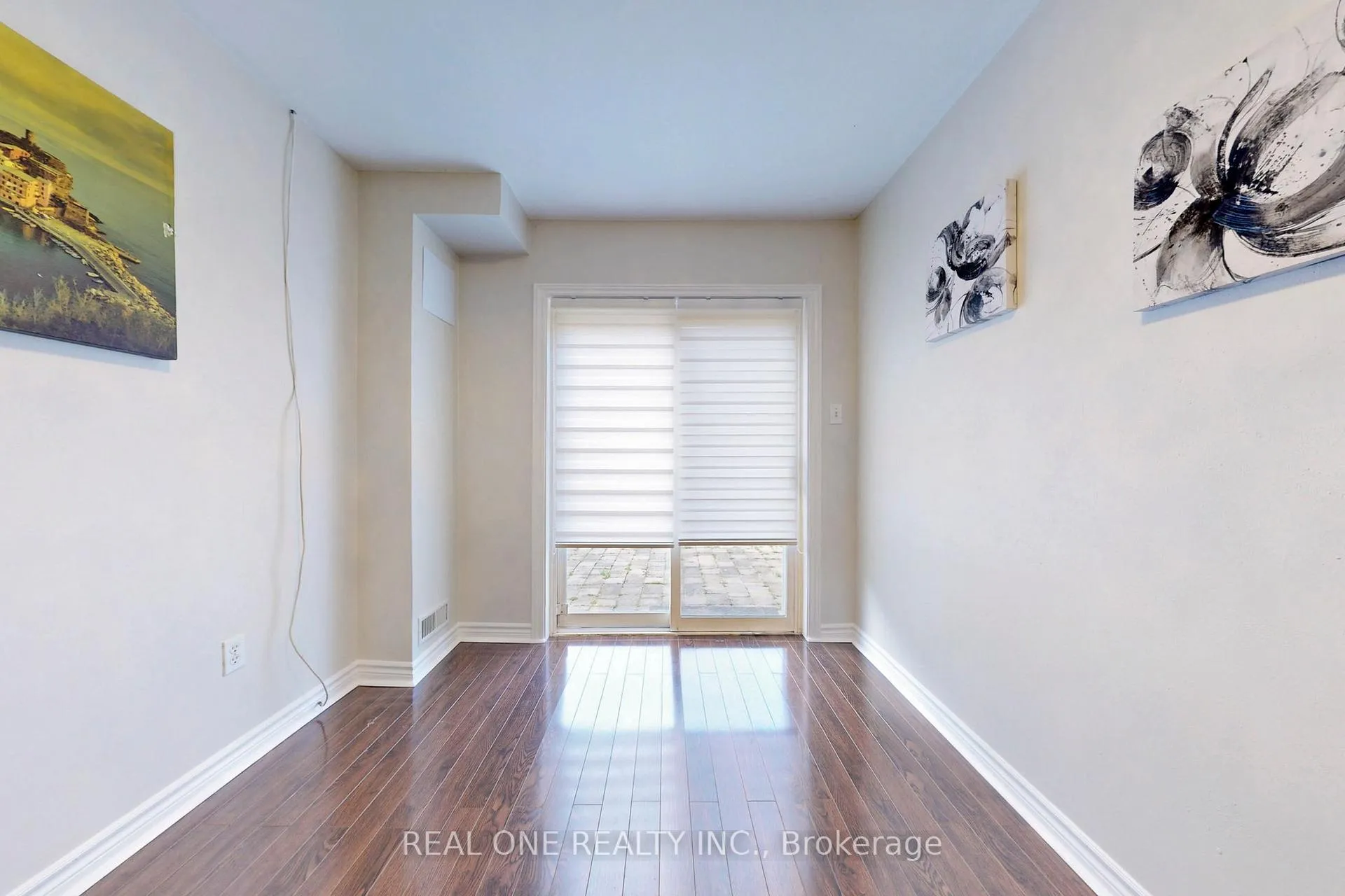 Photo 8 of 64 Sassafras Circle N, Vaughan, Patterson — HOMEH