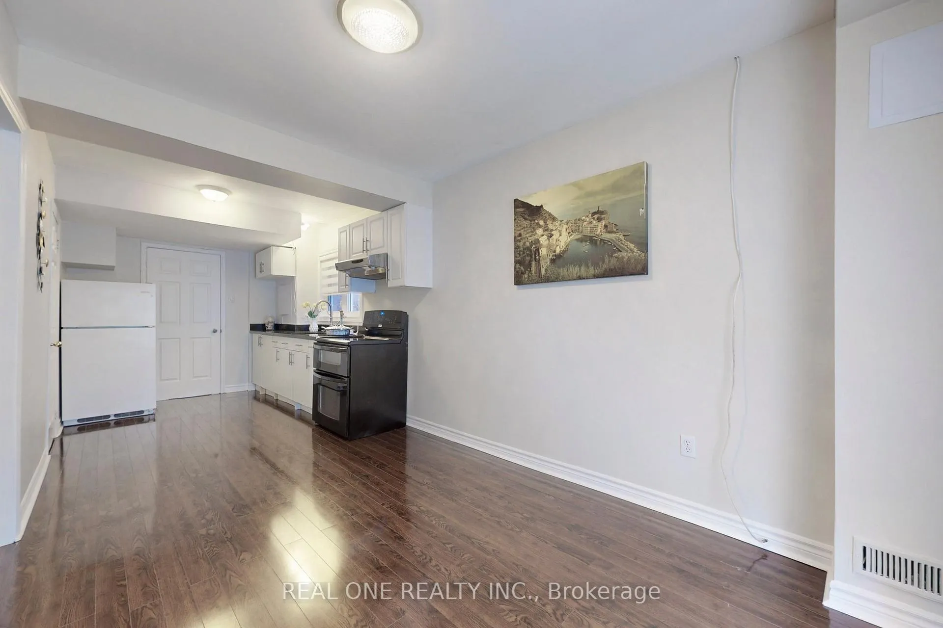 Photo 9 of 64 Sassafras Circle N, Vaughan, Patterson — HOMEH