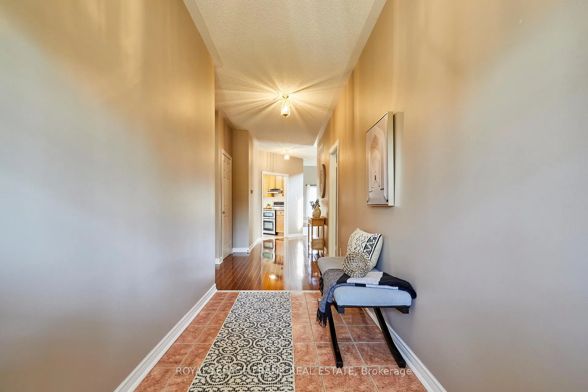 Photo 9 of 65 Waterbury Crescent, Scugog, Port Perry — HOMEH