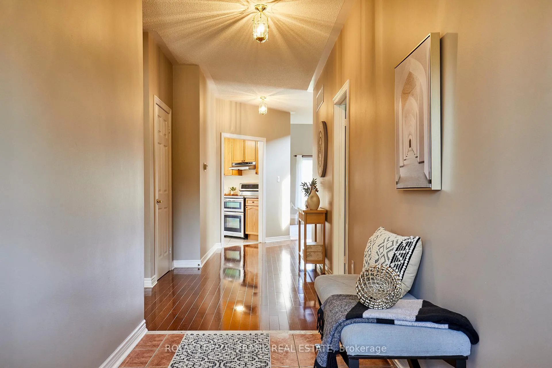Photo 10 of 65 Waterbury Crescent, Scugog, Port Perry — HOMEH