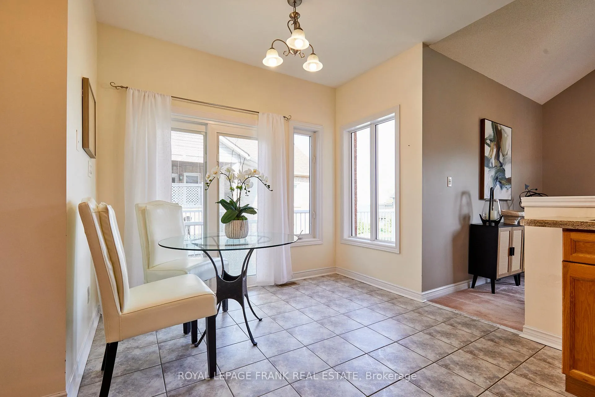 Photo 21 of 65 Waterbury Crescent, Scugog, Port Perry — HOMEH