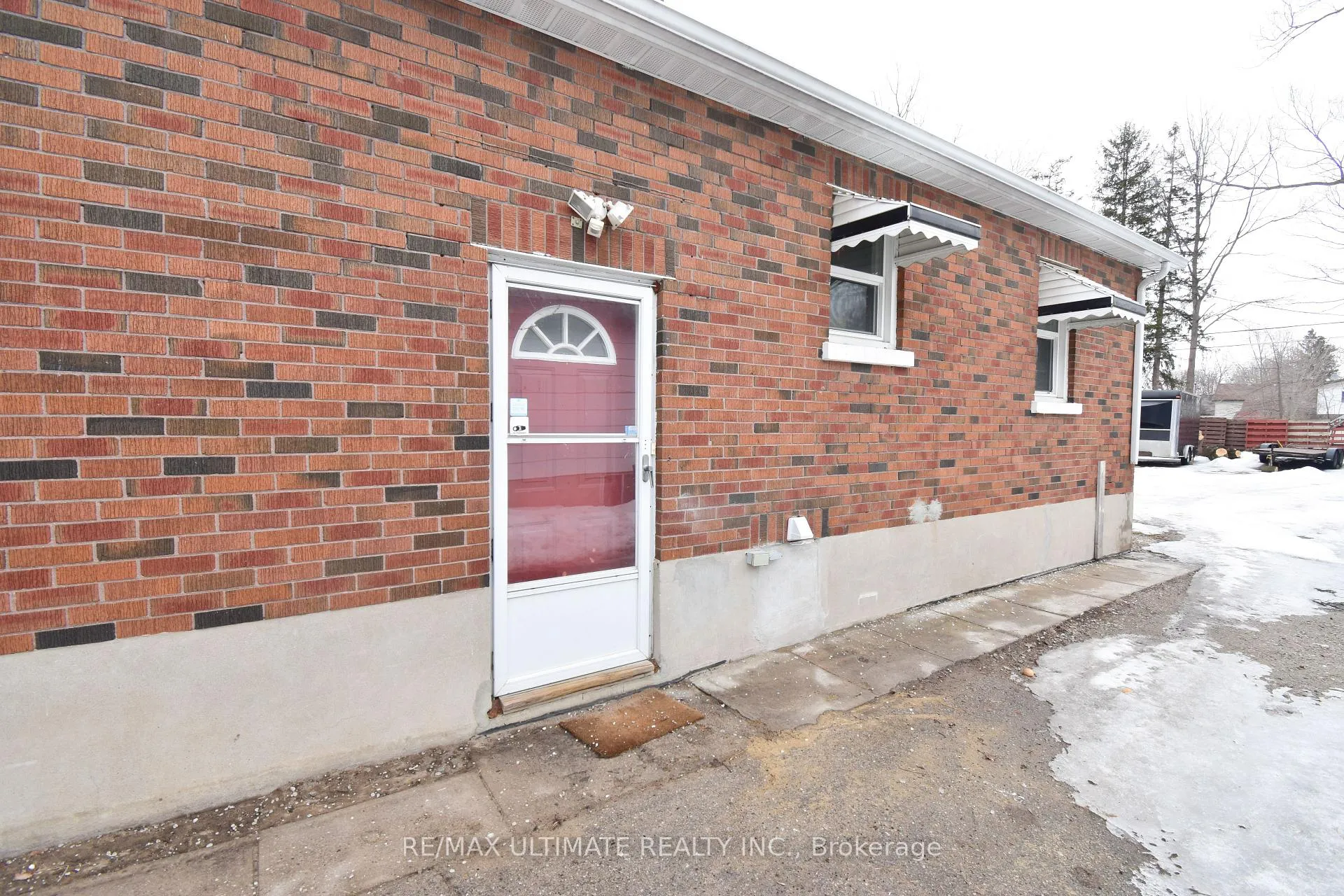 Photo 2 of Unit B, 205 Innisfil Street, Barrie, Sanford — HOMEH