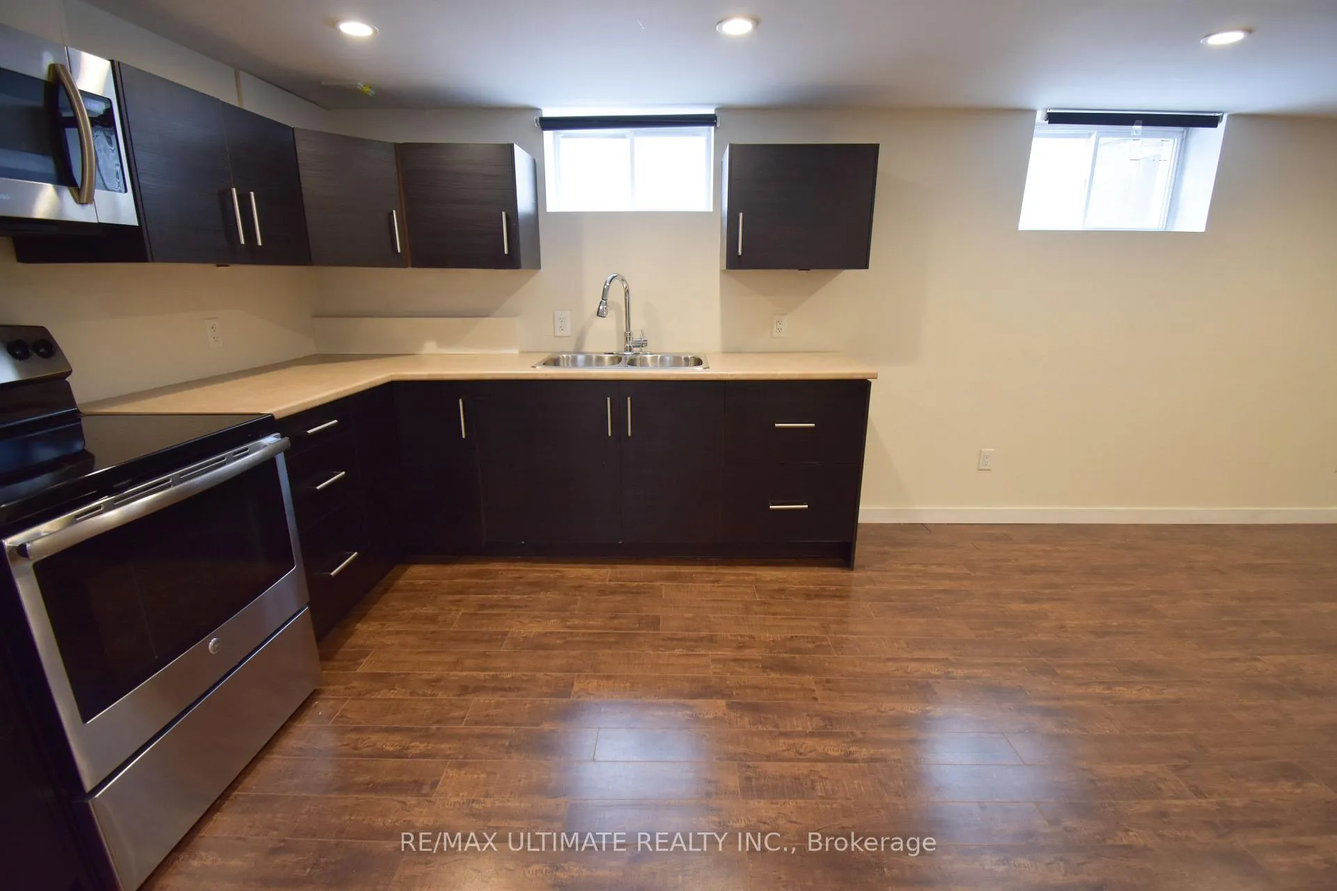 Photo 7 of Unit B, 205 Innisfil Street, Barrie, Sanford — HOMEH