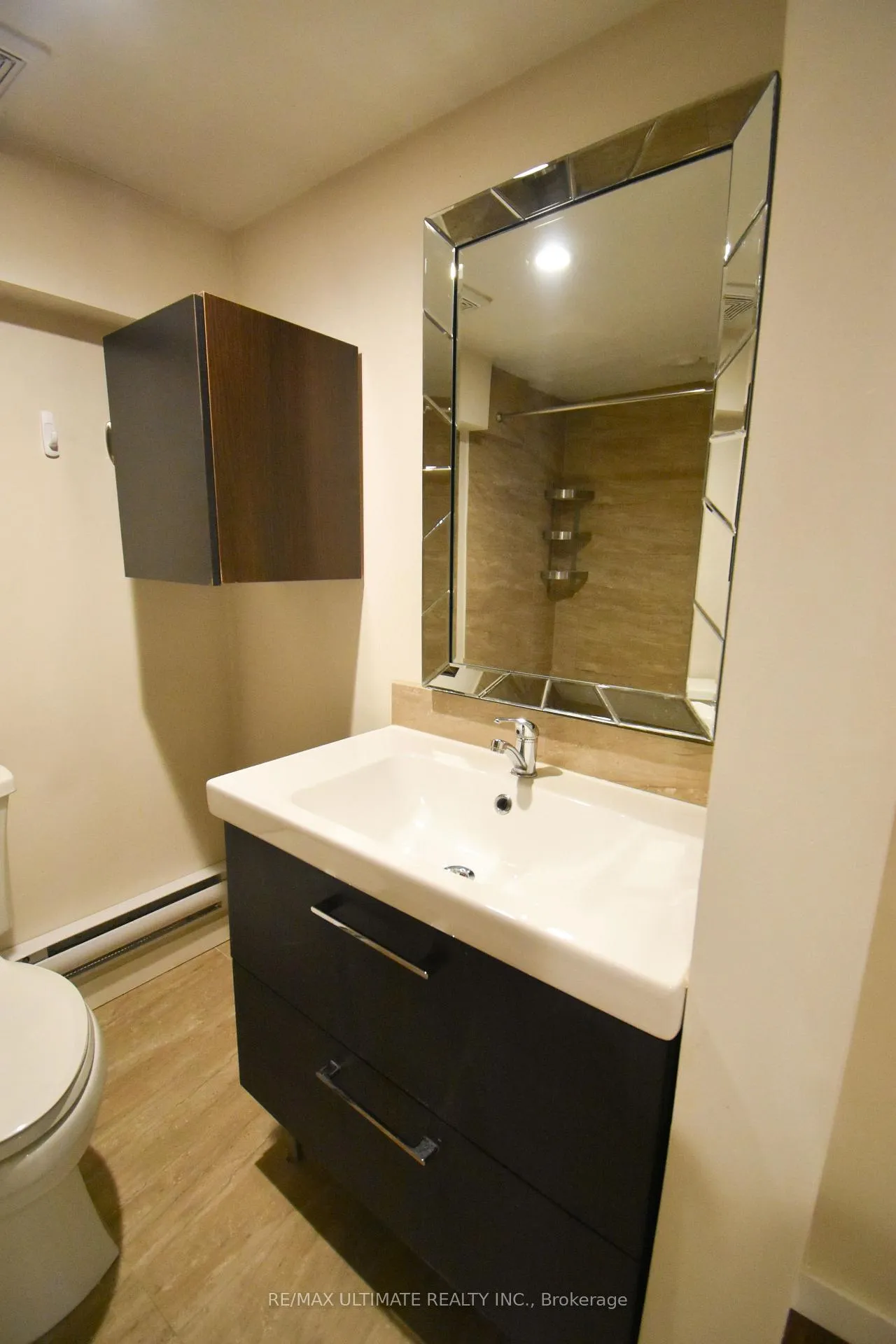 Photo 11 of Unit B, 205 Innisfil Street, Barrie, Sanford — HOMEH