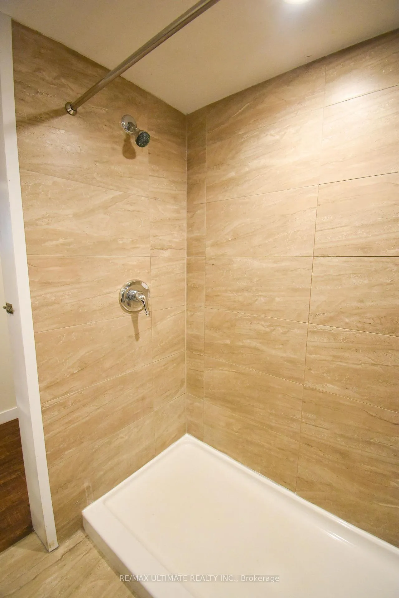 Photo 16 of Unit B, 205 Innisfil Street, Barrie, Sanford — HOMEH