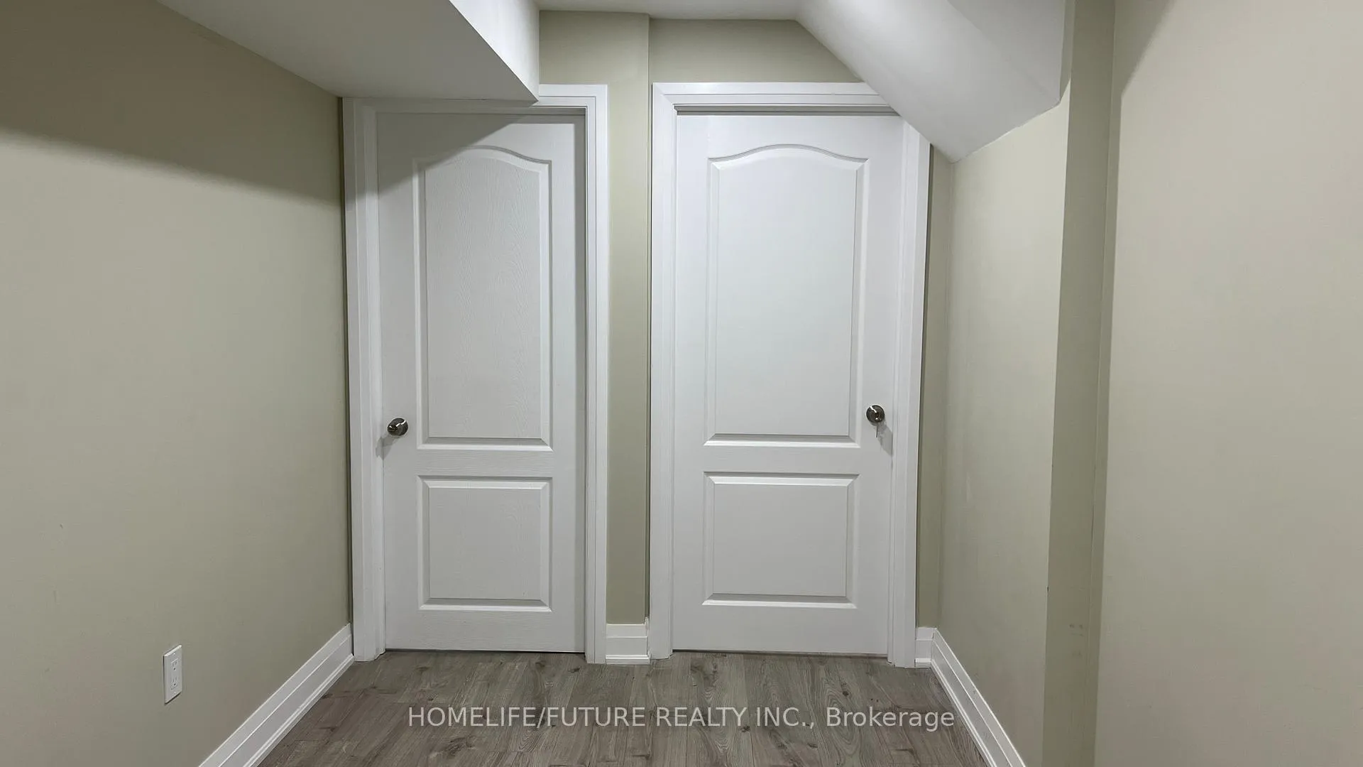 Photo 3 of Unit (2 Bdrm Unit), 1008 Wrenwood Drive, Oshawa, Taunton — HOMEH