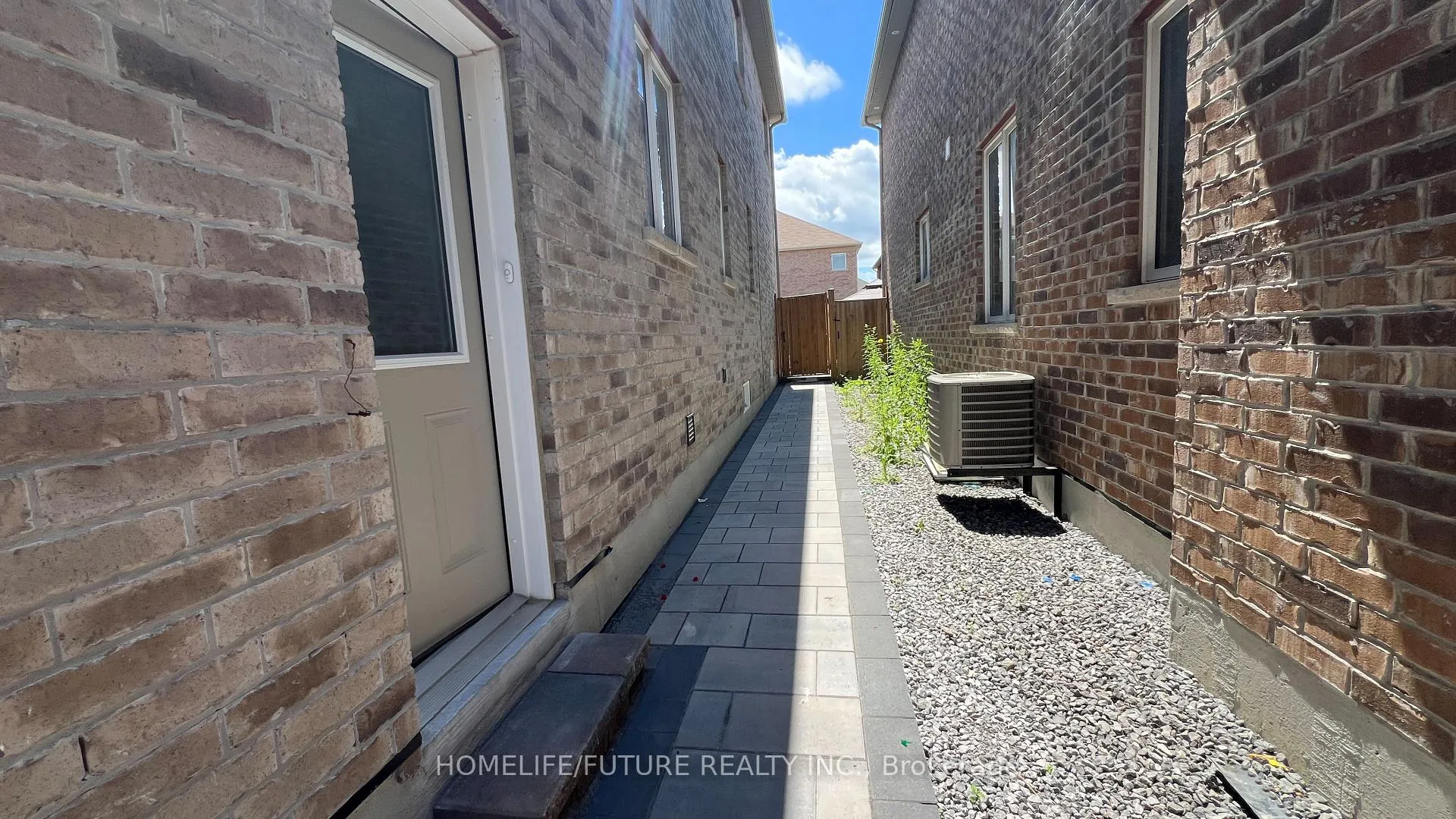 Photo 15 of Unit (2 Bdrm Unit), 1008 Wrenwood Drive, Oshawa, Taunton — HOMEH
