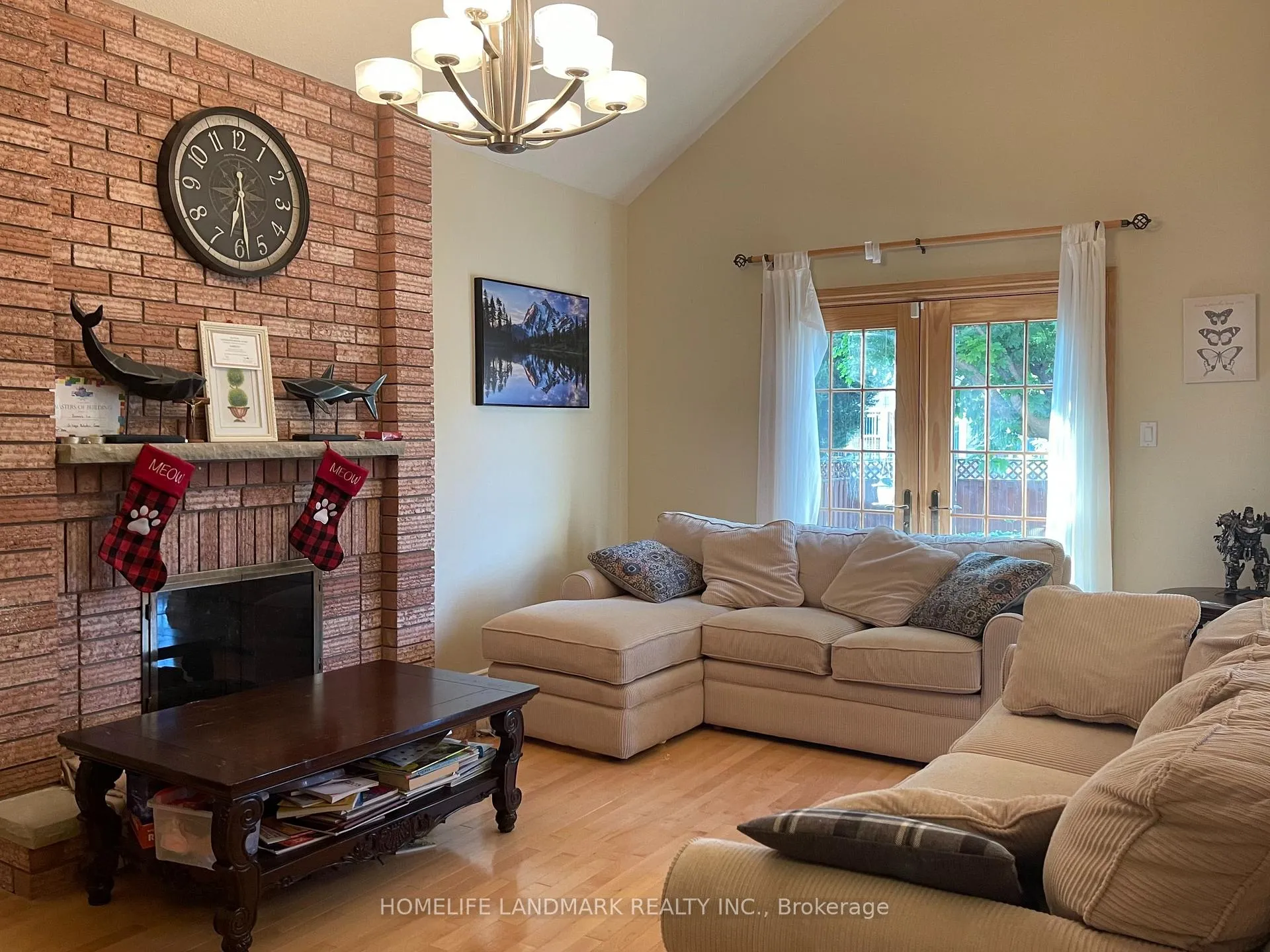 Photo 2 of 61 Mary Elizabeth Crescent, Markham, Buttonville — HOMEH