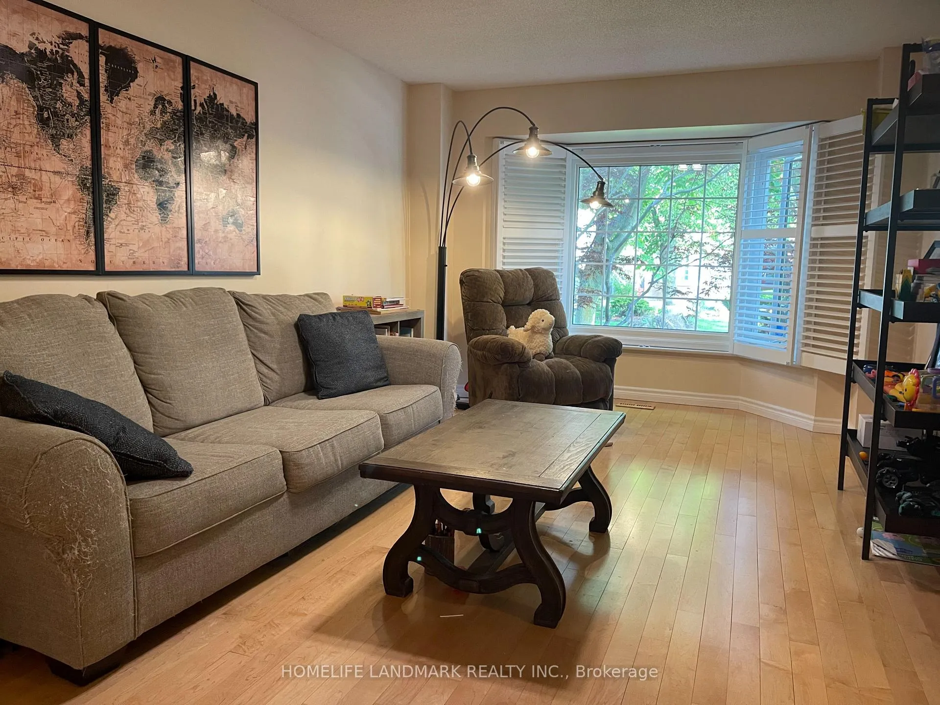 Photo 6 of 61 Mary Elizabeth Crescent, Markham, Buttonville — HOMEH