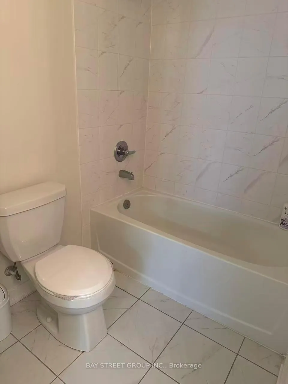 Photo 3 of 124 Old Oak Lane, Markham, Cornell — HOMEH