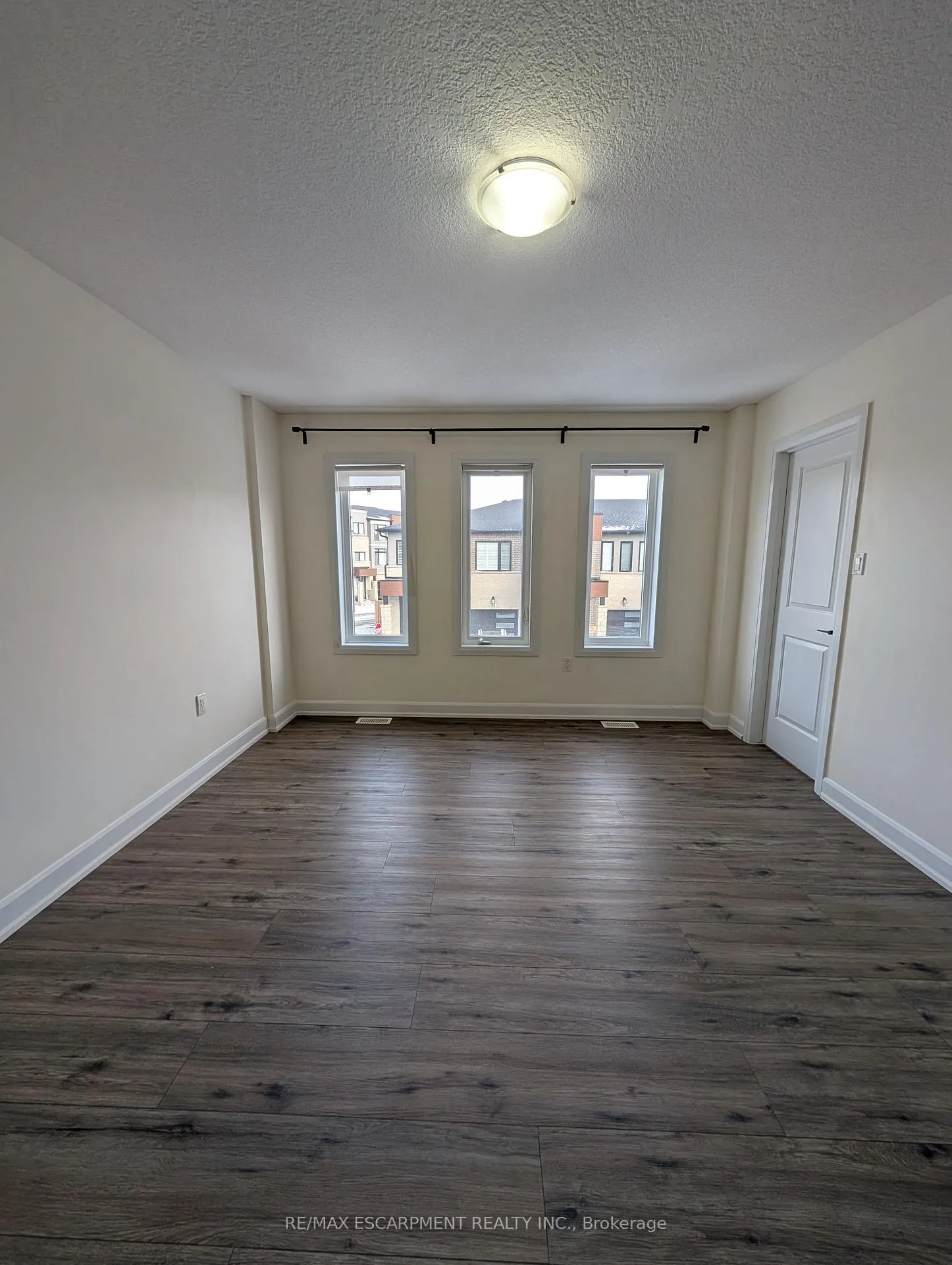 Photo 8 of 55 Southam Lane, Hamilton, Mountview — HOMEH