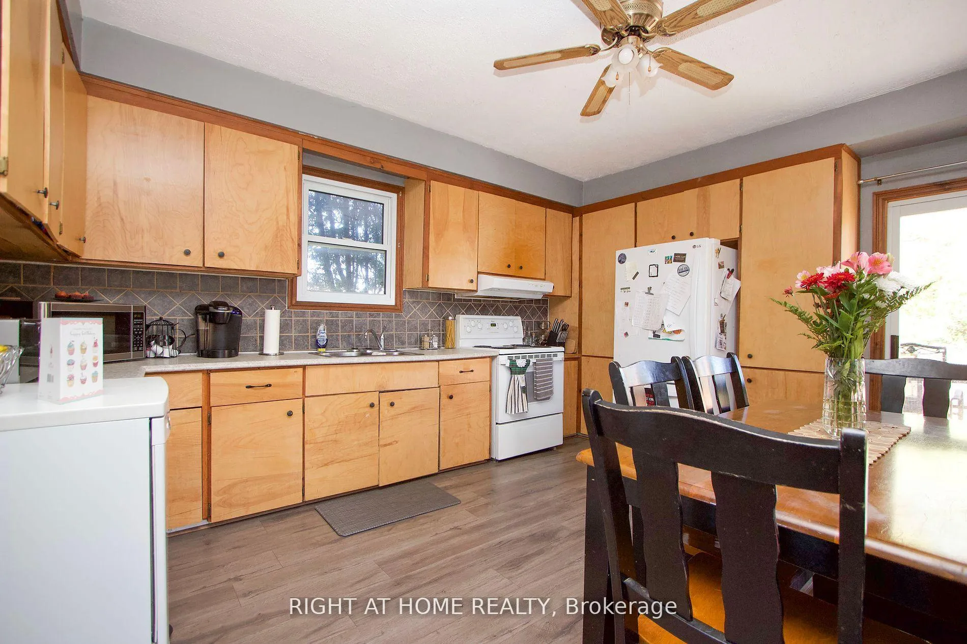 Photo 8 of 53 Duke Street, Clarington, Bowmanville — HOMEH
