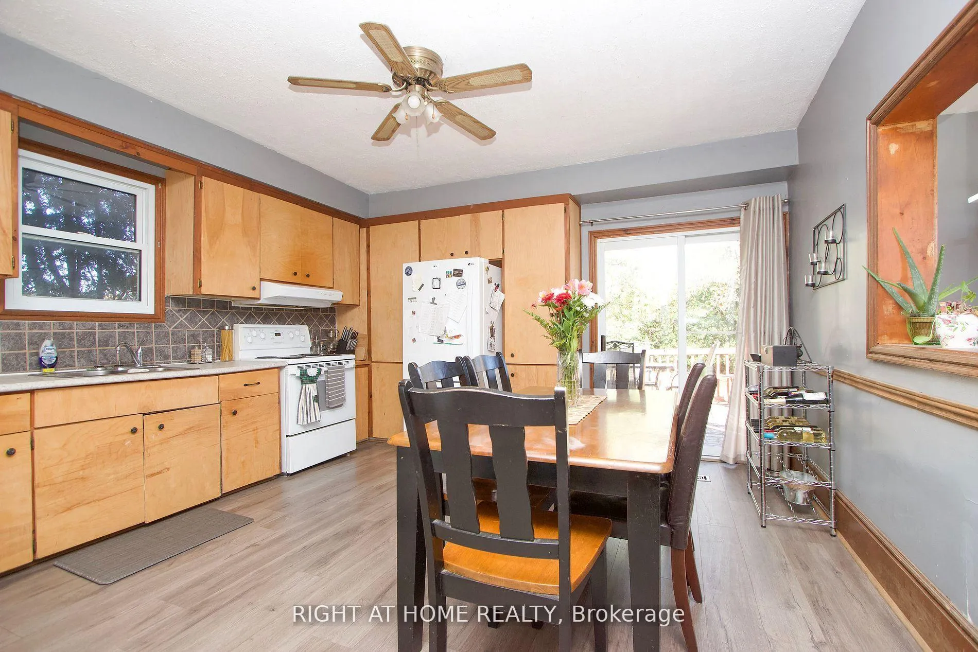 Photo 9 of 53 Duke Street, Clarington, Bowmanville — HOMEH