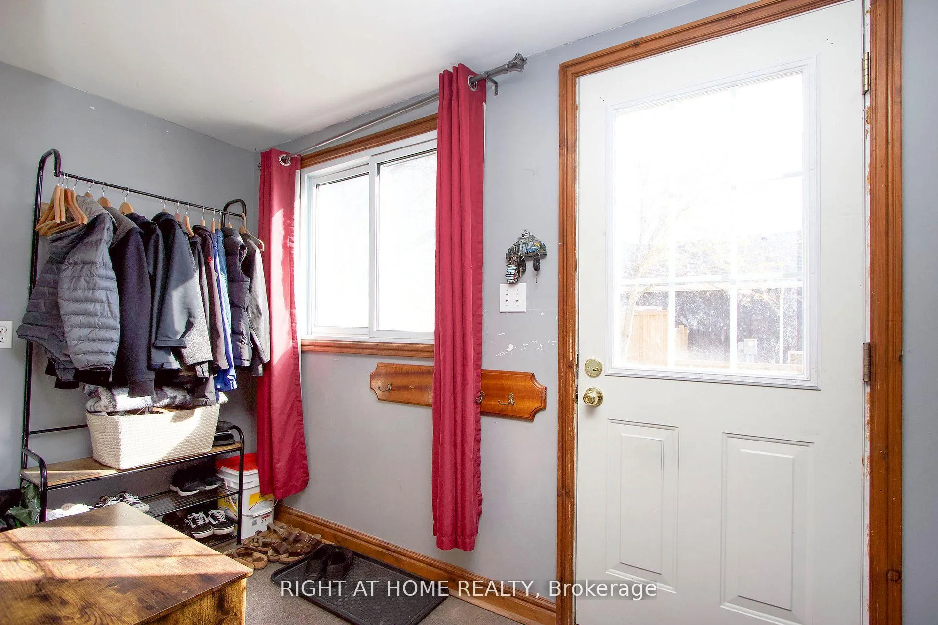 Photo 12 of 53 Duke Street, Clarington, Bowmanville — HOMEH