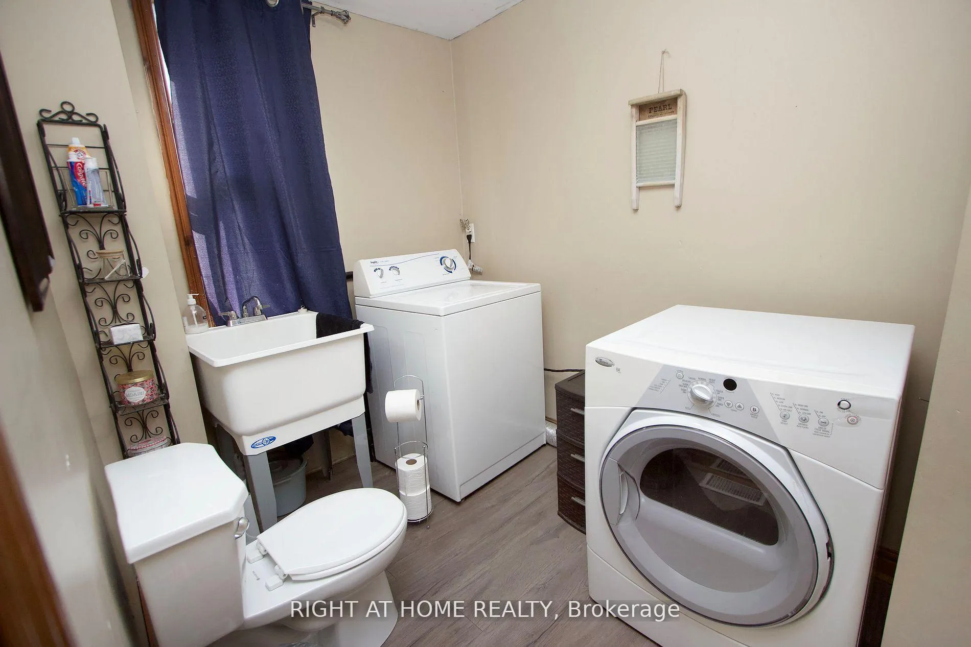 Photo 13 of 53 Duke Street, Clarington, Bowmanville — HOMEH