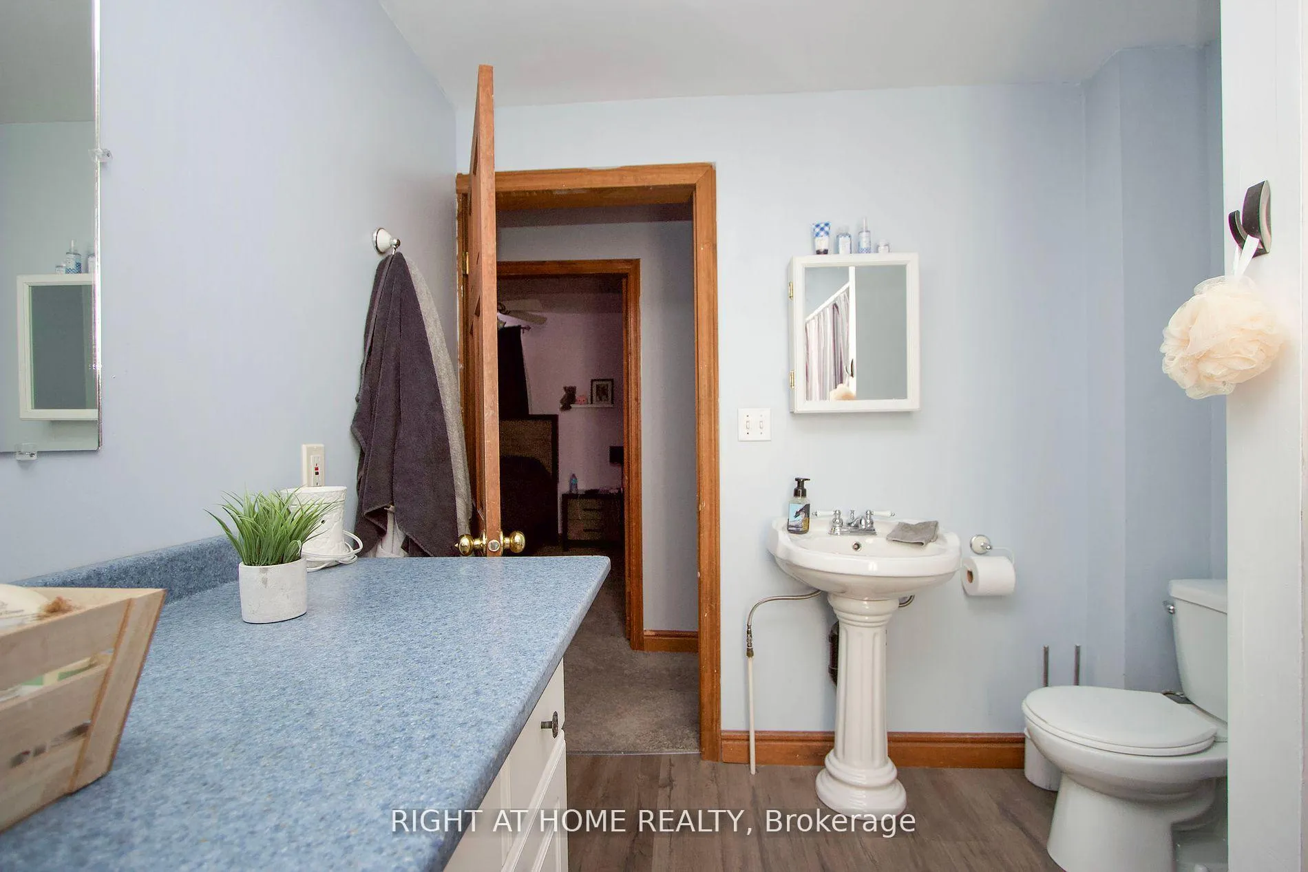 Photo 20 of 53 Duke Street, Clarington, Bowmanville — HOMEH