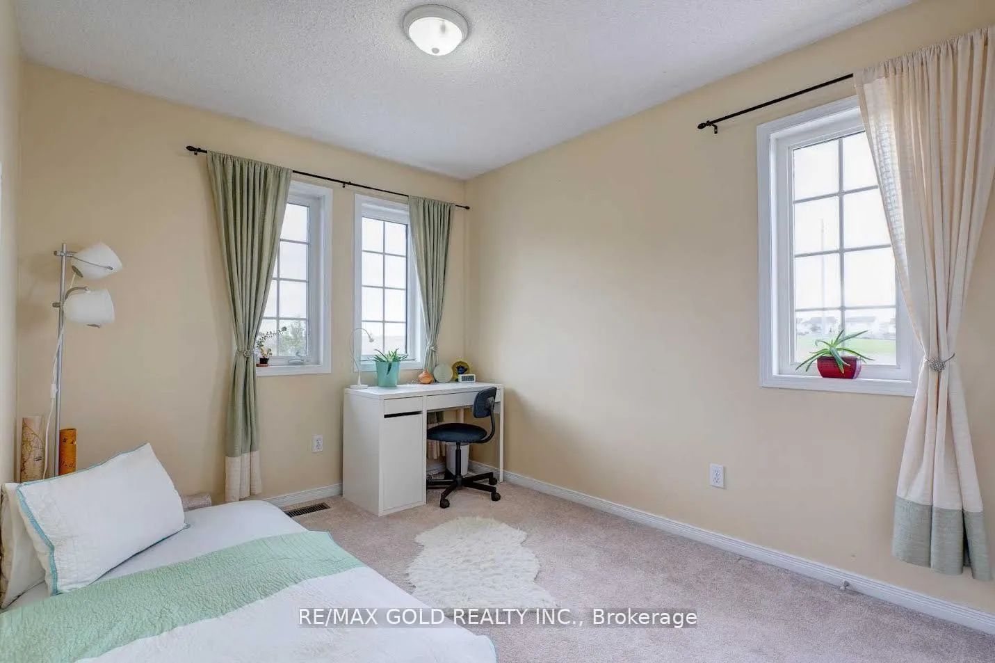 Photo 19 of Unit 18, 1070 Glenbourne Drive, Oshawa, Pinecrest — HOMEH
