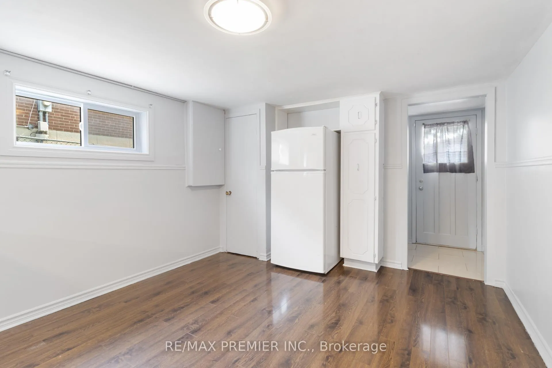 Photo 11 of 7872 Martin Grove Road, Vaughan, West Woodbridge — HOMEH