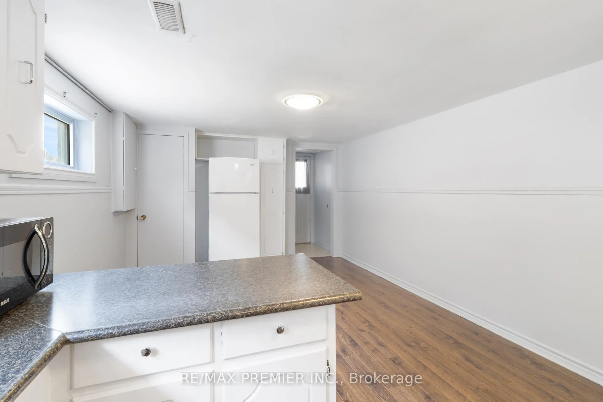 Photo 13 of 7872 Martin Grove Road, Vaughan, West Woodbridge — HOMEH