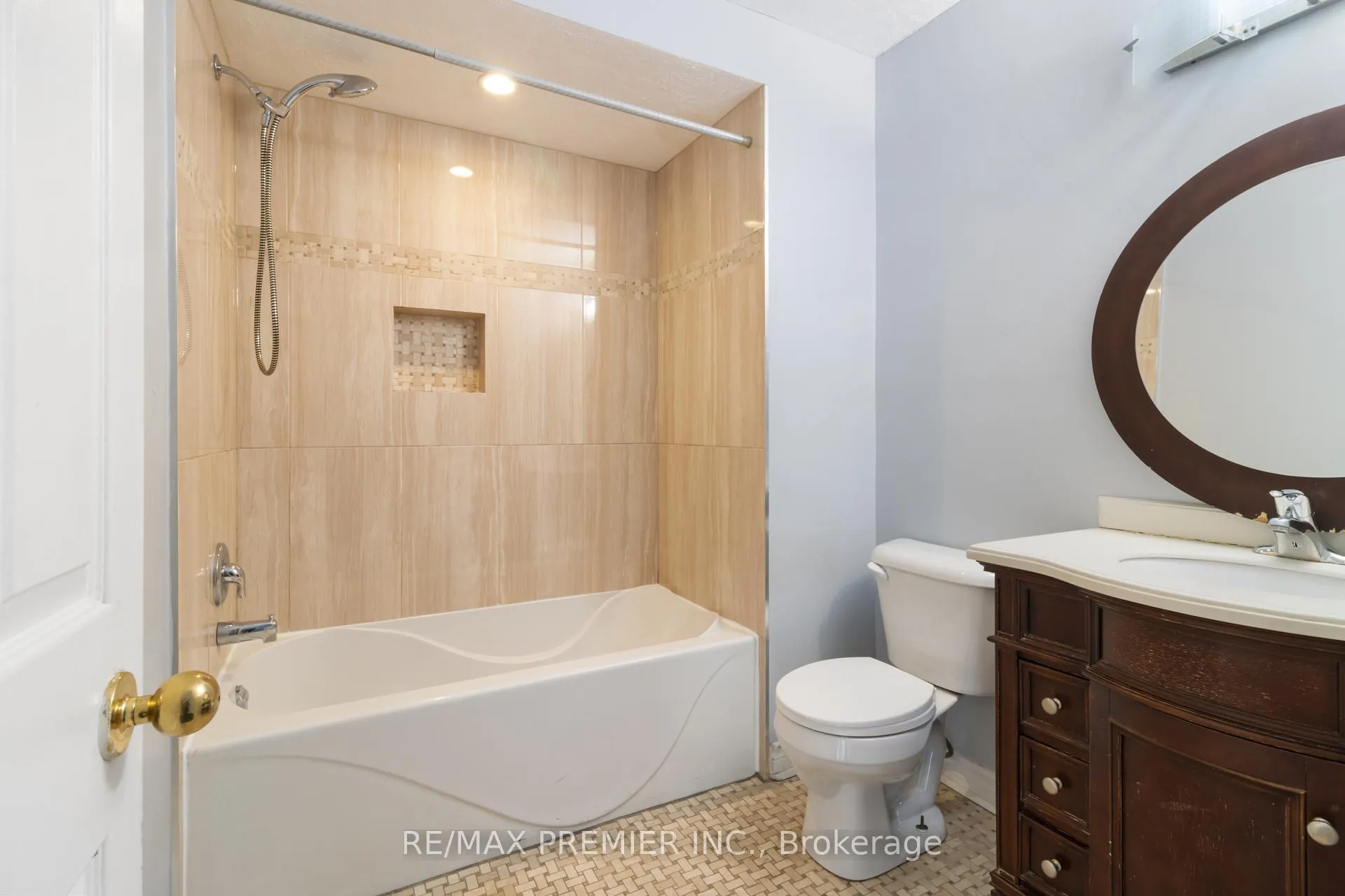 Photo 23 of 7872 Martin Grove Road, Vaughan, West Woodbridge — HOMEH