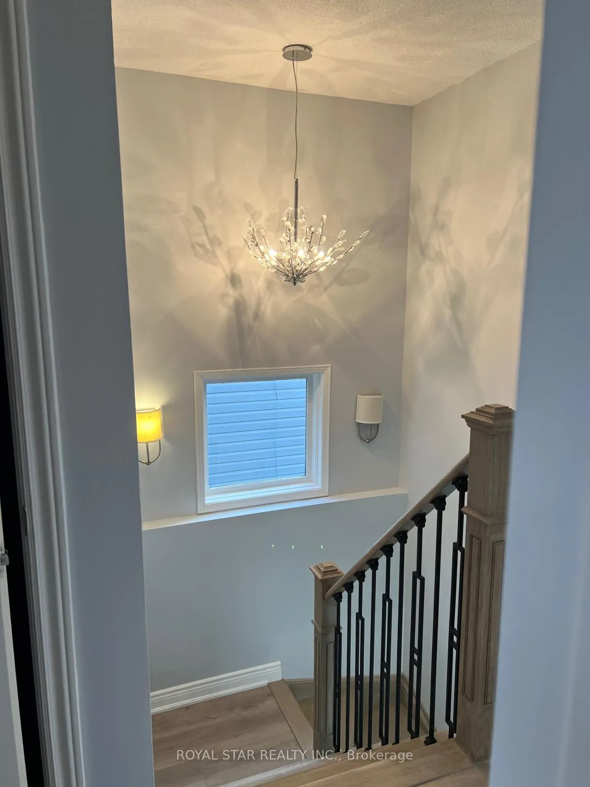 Photo 9 of 105 Lougheed Road E, Barrie, Holly — HOMEH