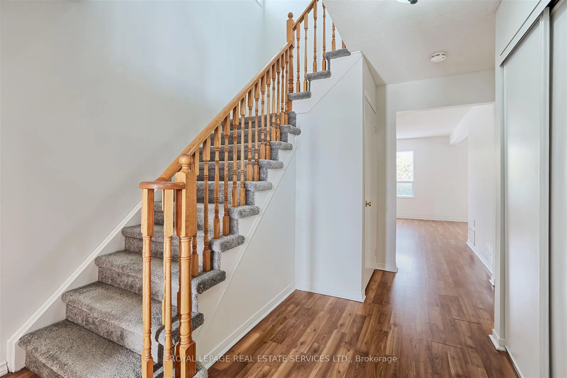 Photo 5 of 76 Willerton Close, Brampton, Brampton North — HOMEH