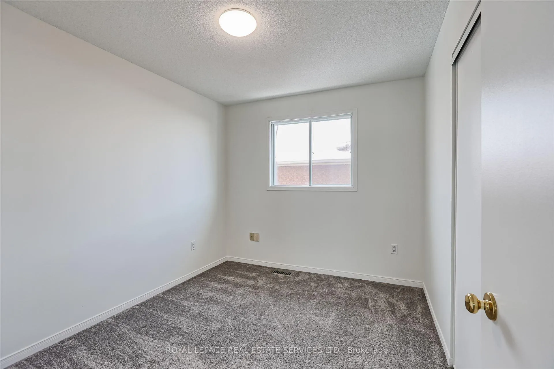 Photo 8 of 76 Willerton Close, Brampton, Brampton North — HOMEH