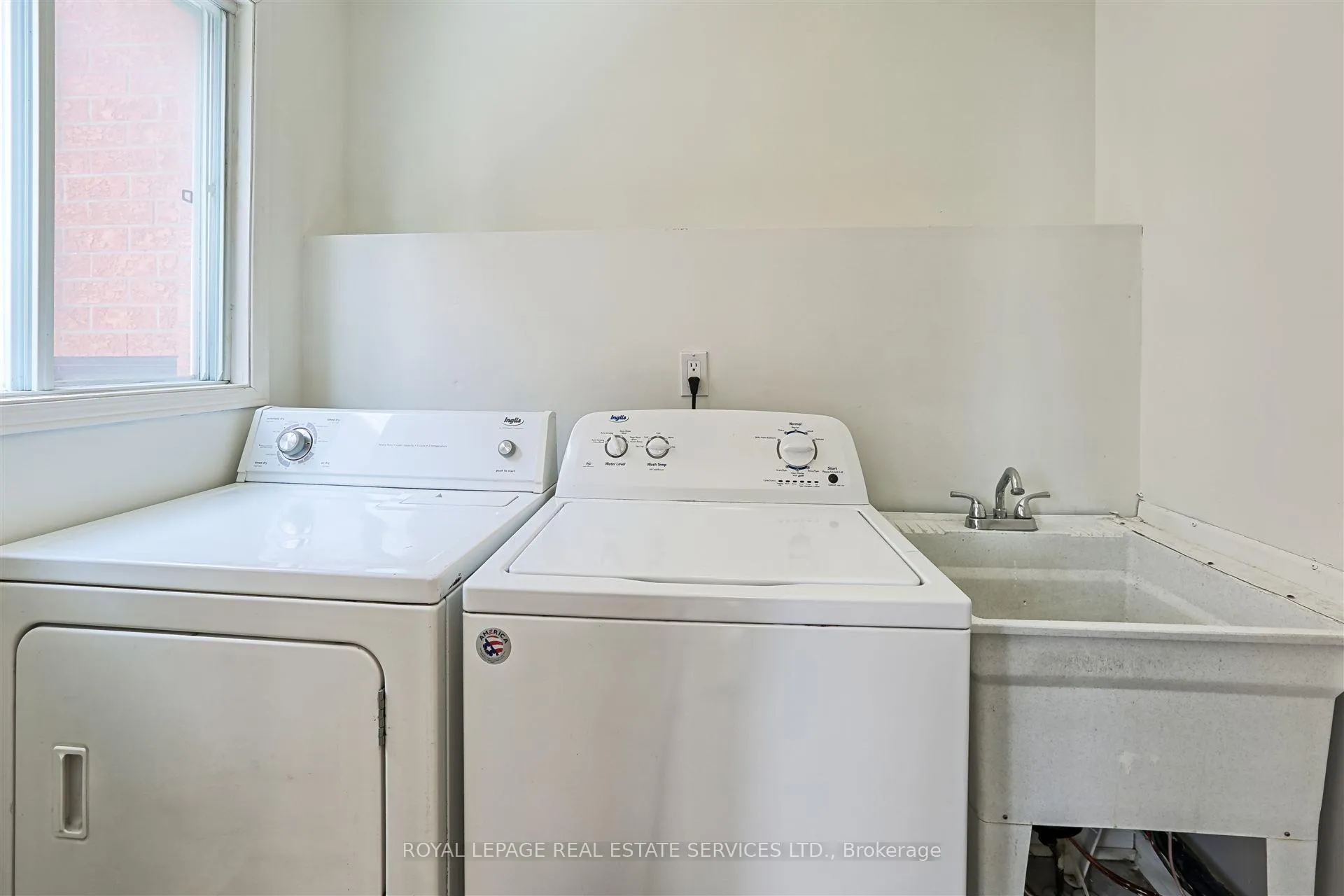 Photo 9 of 76 Willerton Close, Brampton, Brampton North — HOMEH