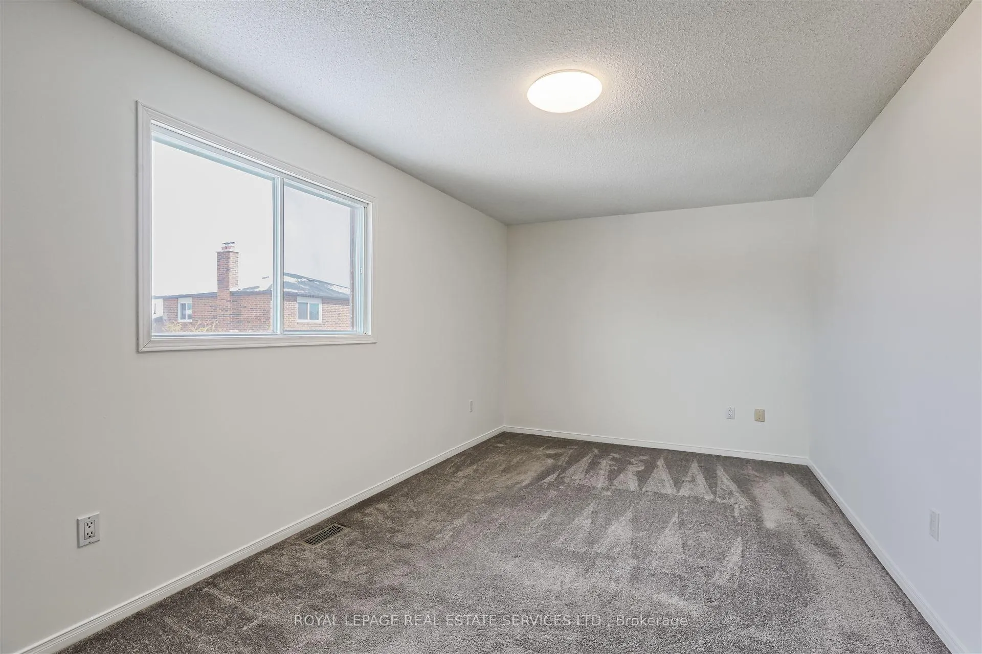 Photo 11 of 76 Willerton Close, Brampton, Brampton North — HOMEH