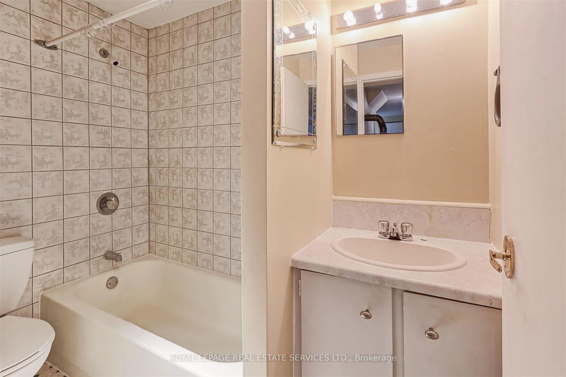Photo 20 of 76 Willerton Close, Brampton, Brampton North — HOMEH