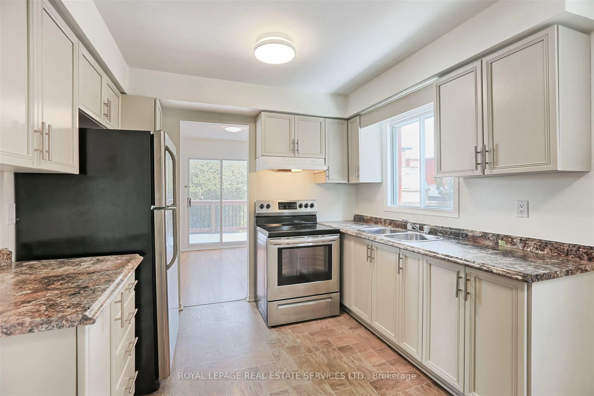 Photo 25 of 76 Willerton Close, Brampton, Brampton North — HOMEH