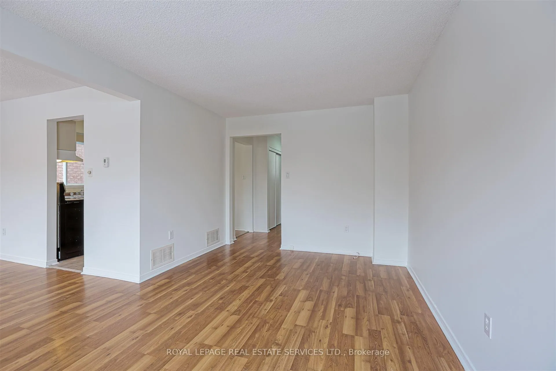 Photo 33 of 76 Willerton Close, Brampton, Brampton North — HOMEH