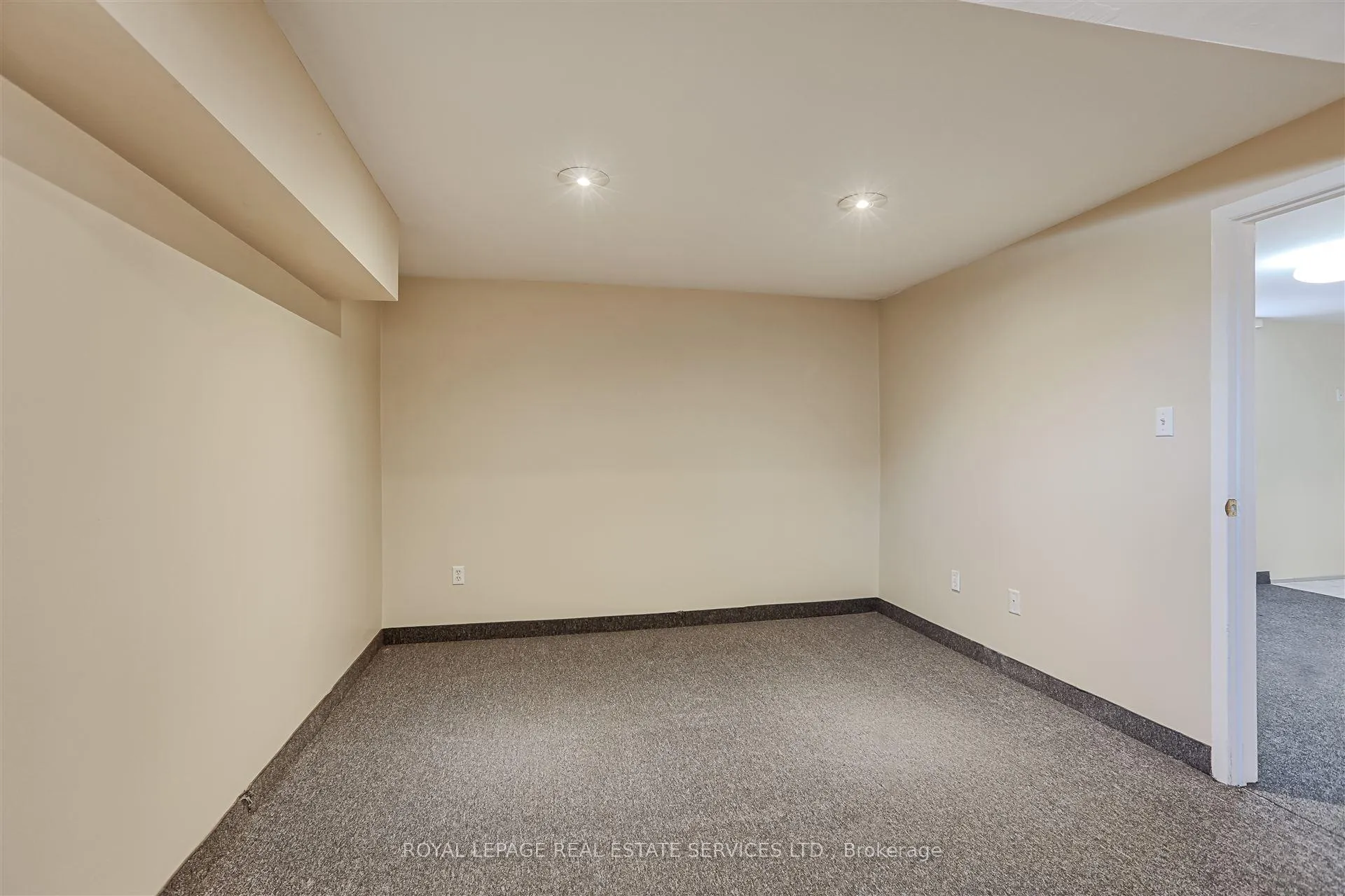 Photo 36 of 76 Willerton Close, Brampton, Brampton North — HOMEH