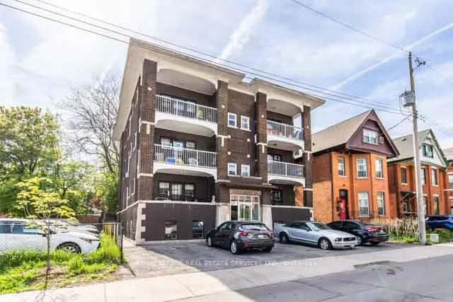 Front of 15 Ontario Avenue