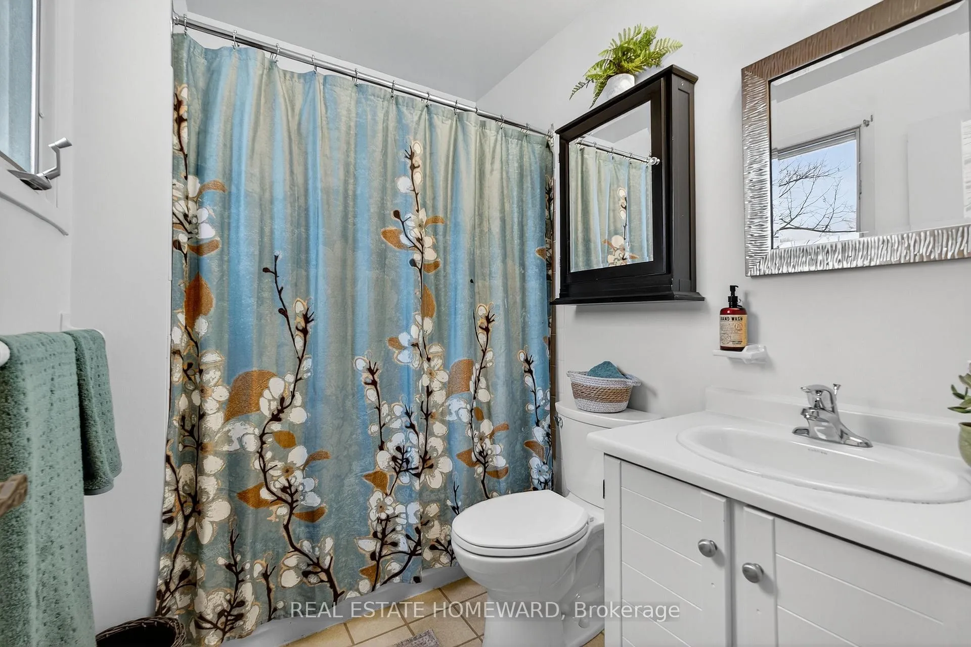 Photo 17 of 887 Woodside Drive, Kingston, North of Taylor-Kidd Blvd — HOMEH
