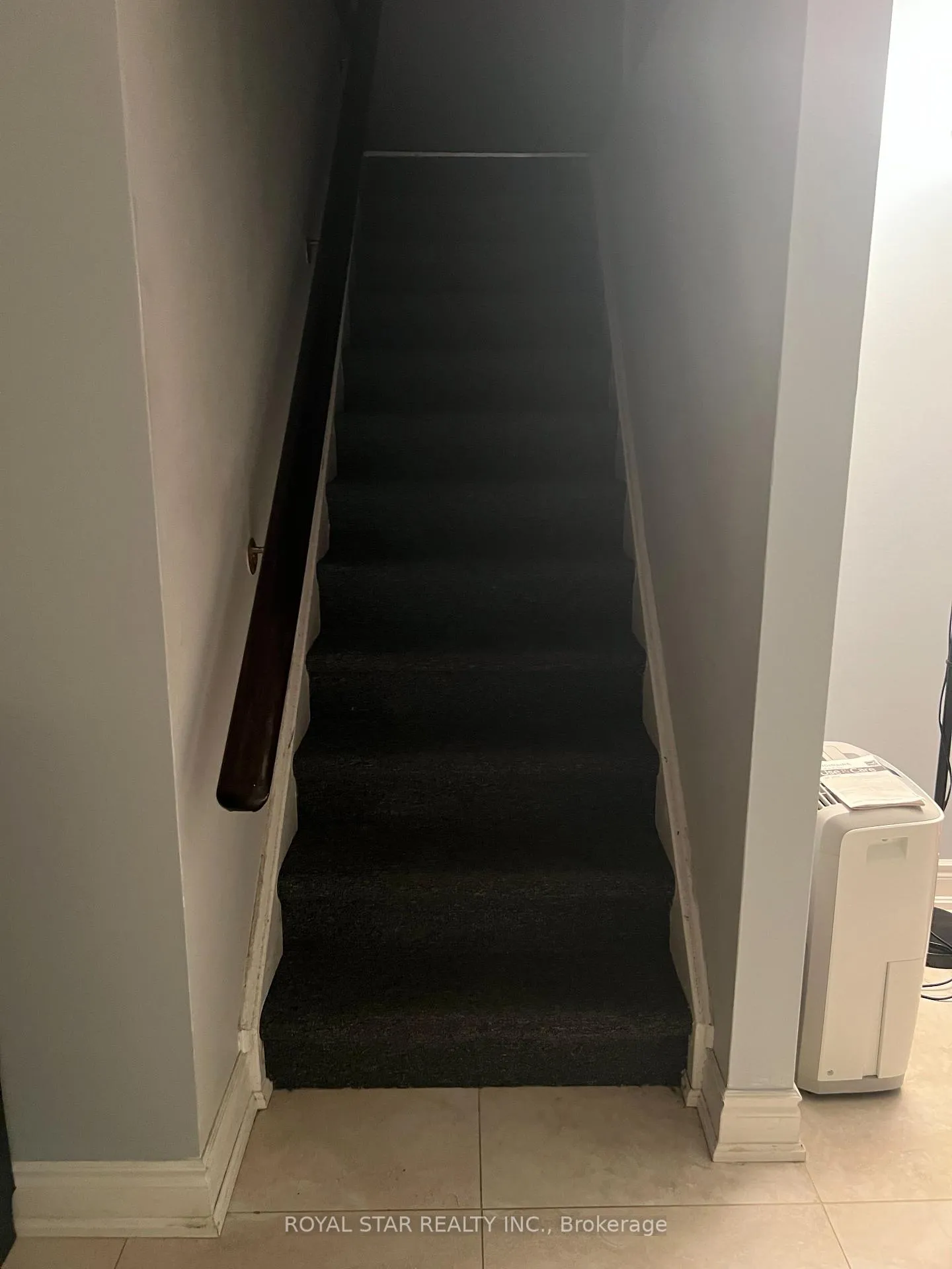 Photo 2 of 34 Malden Street, Vaughan, East Woodbridge — HOMEH