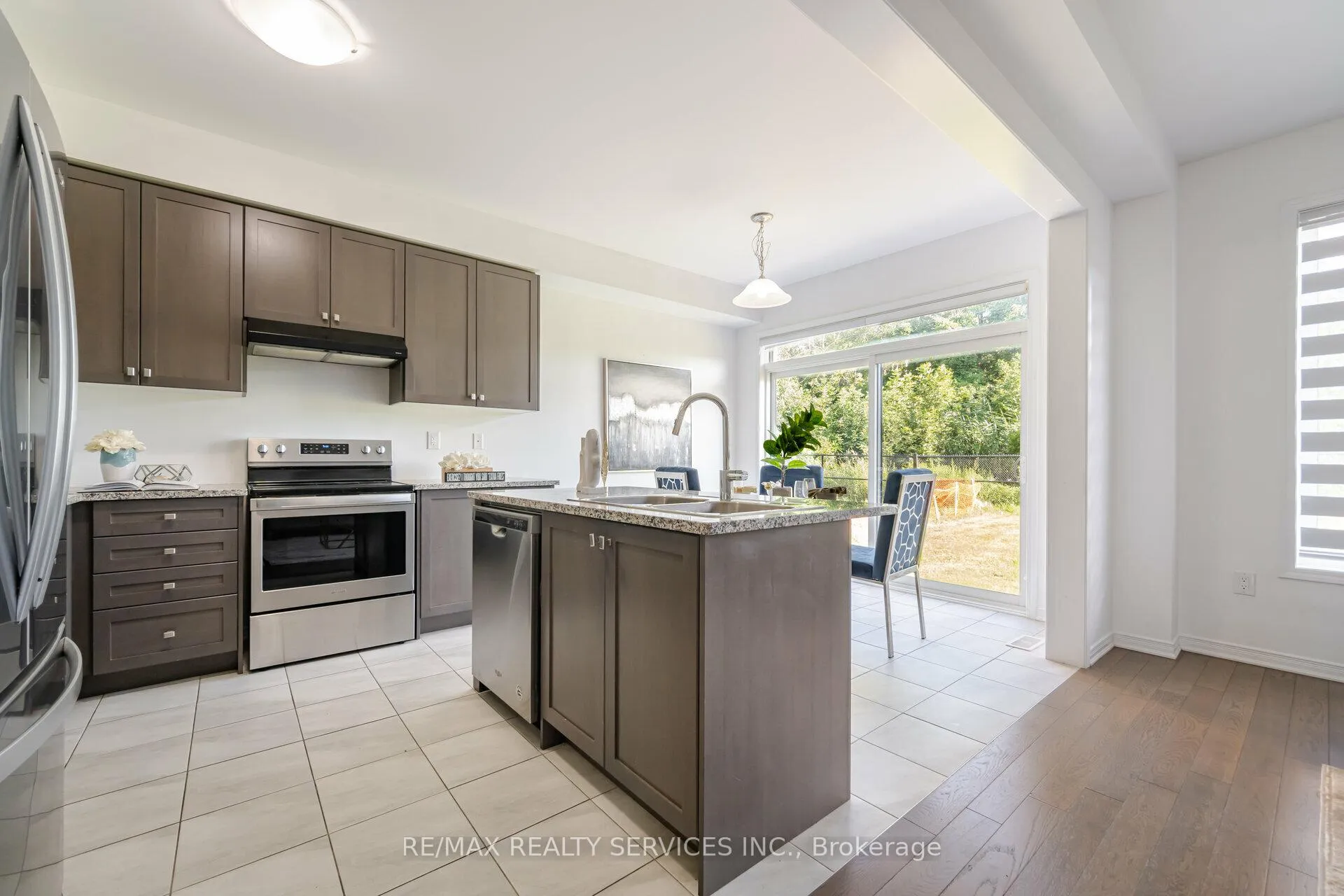 Photo 19 of 251 Bedrock Drive, Hamilton, Stoney Creek — HOMEH