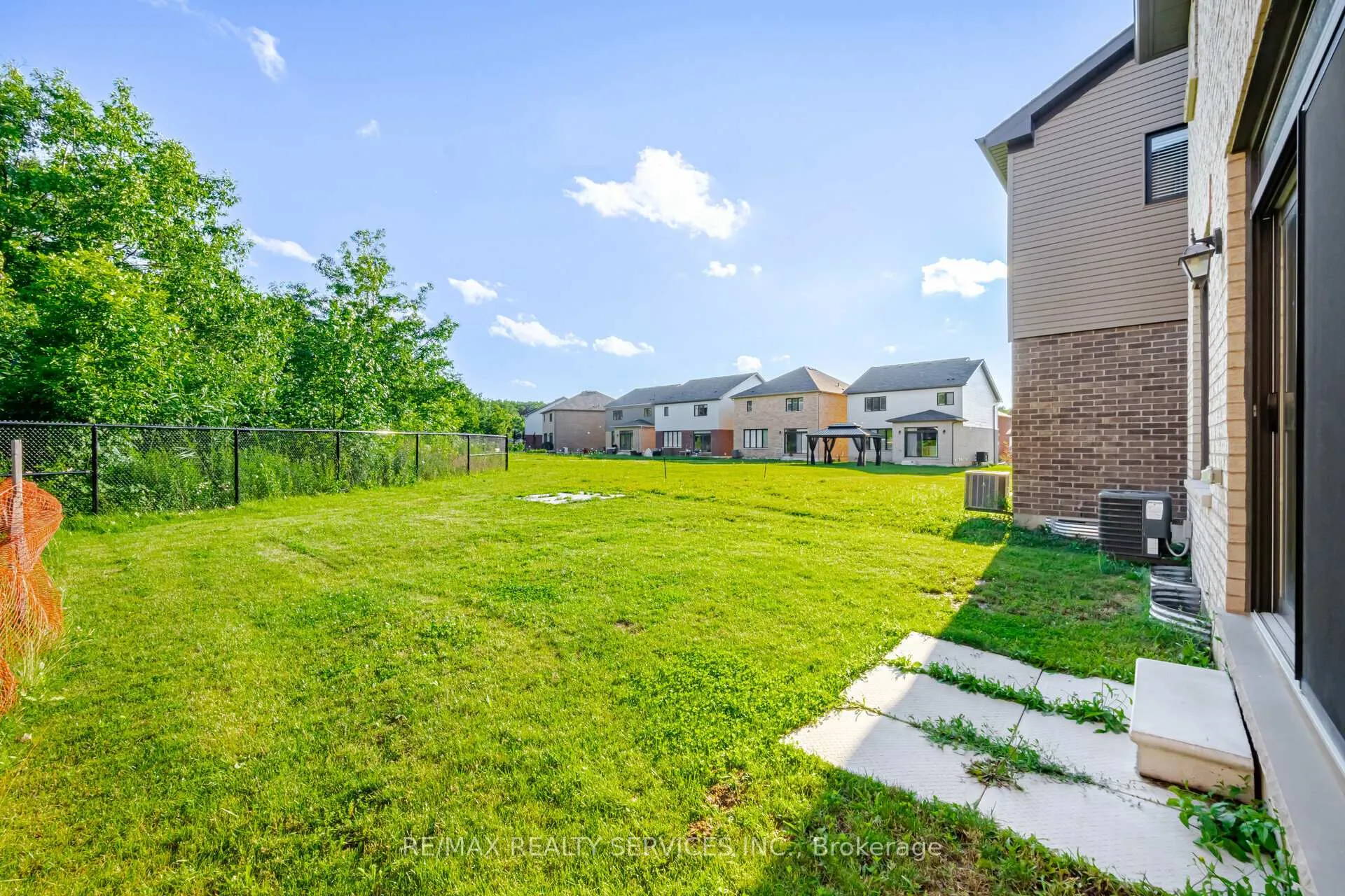 Photo 38 of 251 Bedrock Drive, Hamilton, Stoney Creek — HOMEH