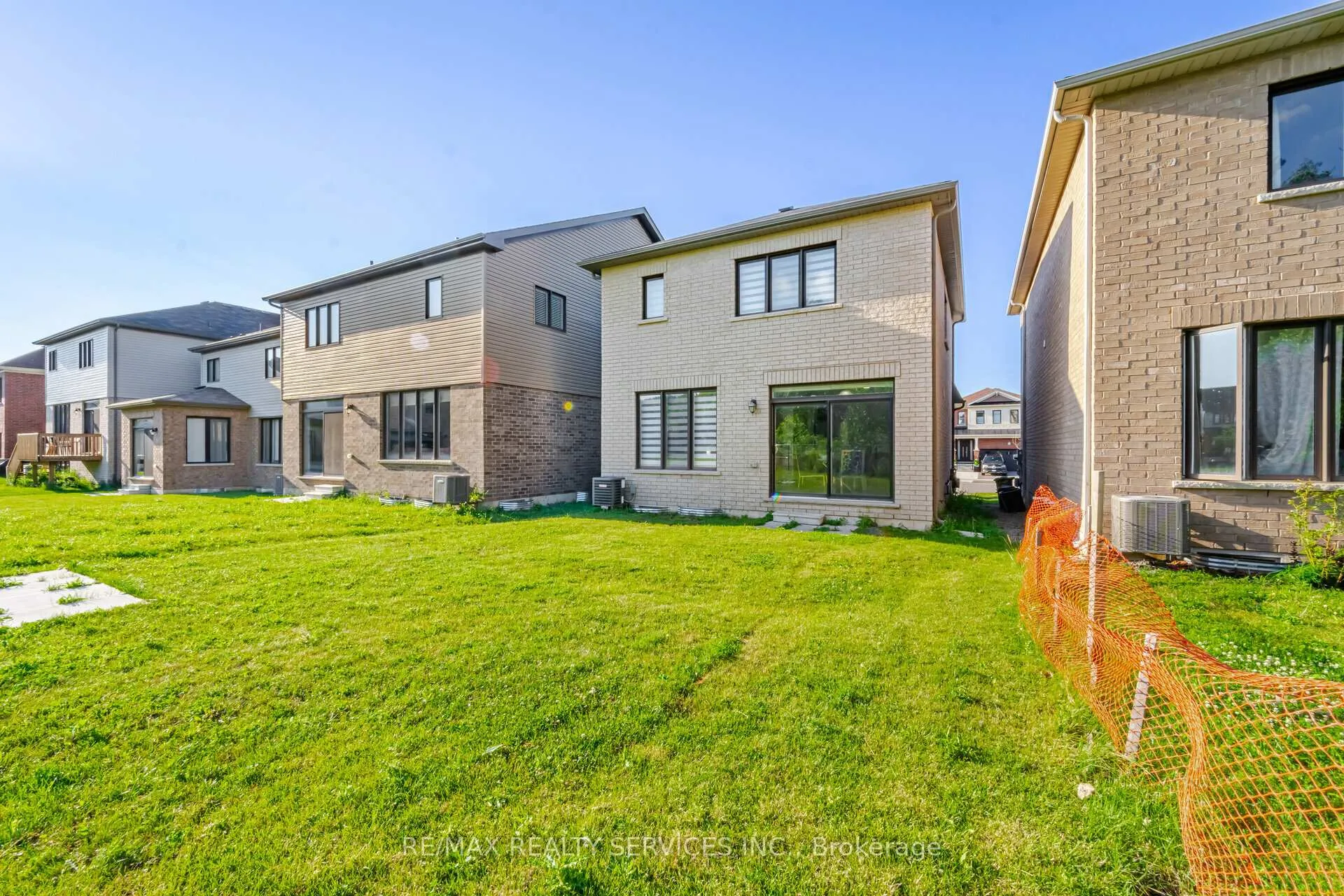 Photo 40 of 251 Bedrock Drive, Hamilton, Stoney Creek — HOMEH