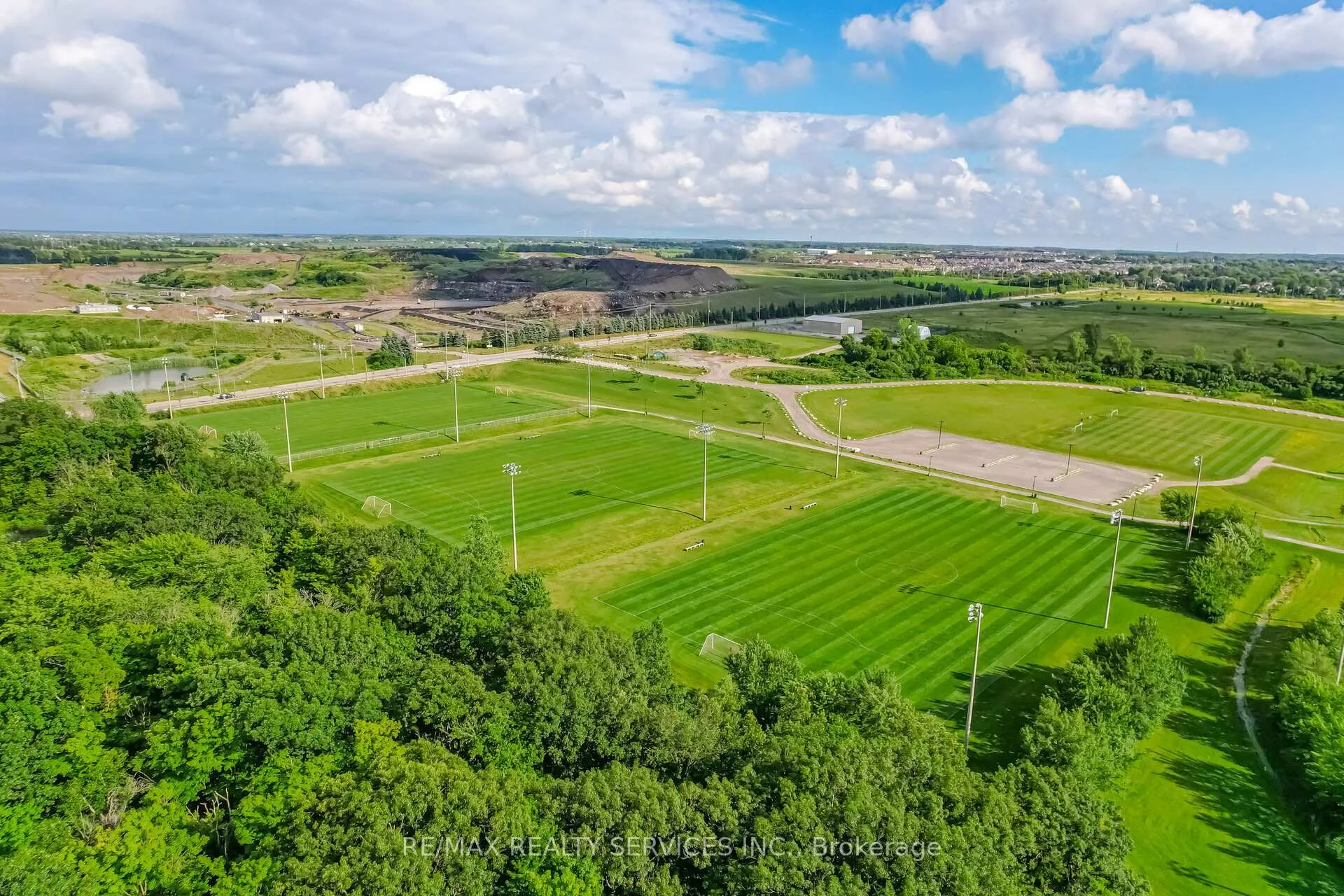 Photo 48 of 251 Bedrock Drive, Hamilton, Stoney Creek — HOMEH