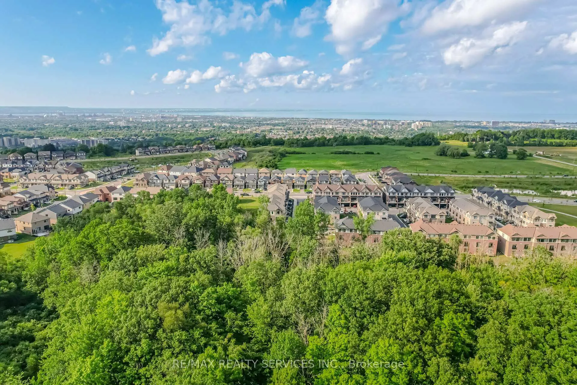 Photo 49 of 251 Bedrock Drive, Hamilton, Stoney Creek — HOMEH