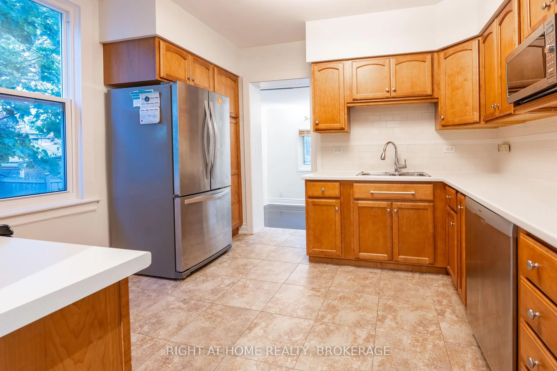 Photo 6 of 6 32nd Street E, Hamilton, Rural Flamborough — HOMEH