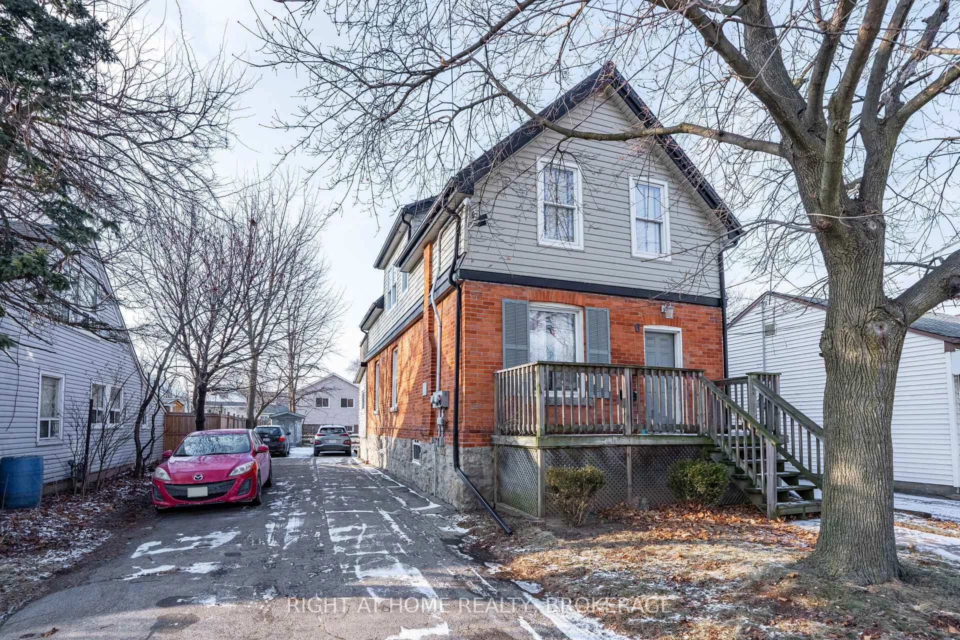 Photo 18 of 6 32nd Street E, Hamilton, Rural Flamborough — HOMEH