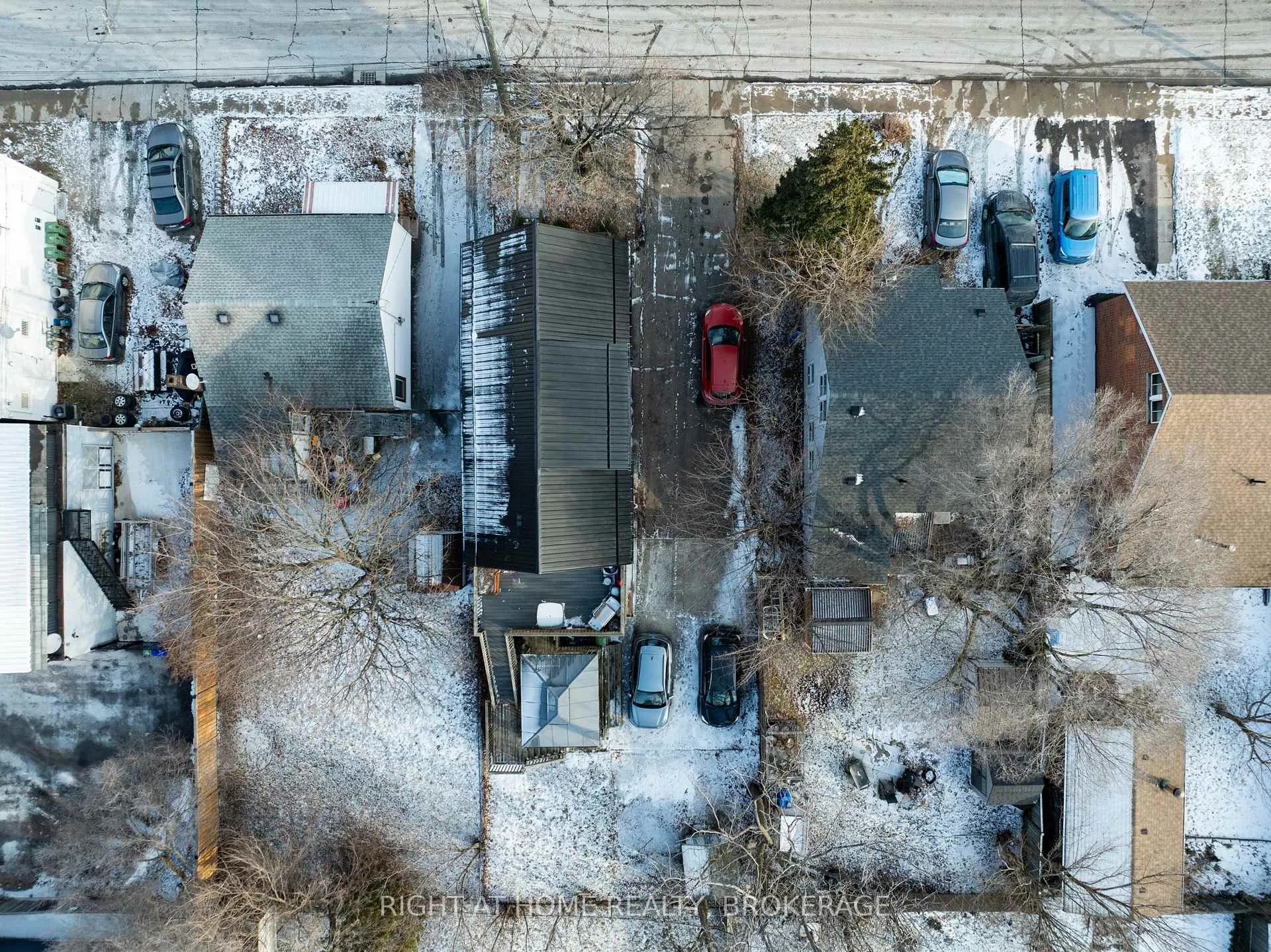 Photo 19 of 6 32nd Street E, Hamilton, Rural Flamborough — HOMEH