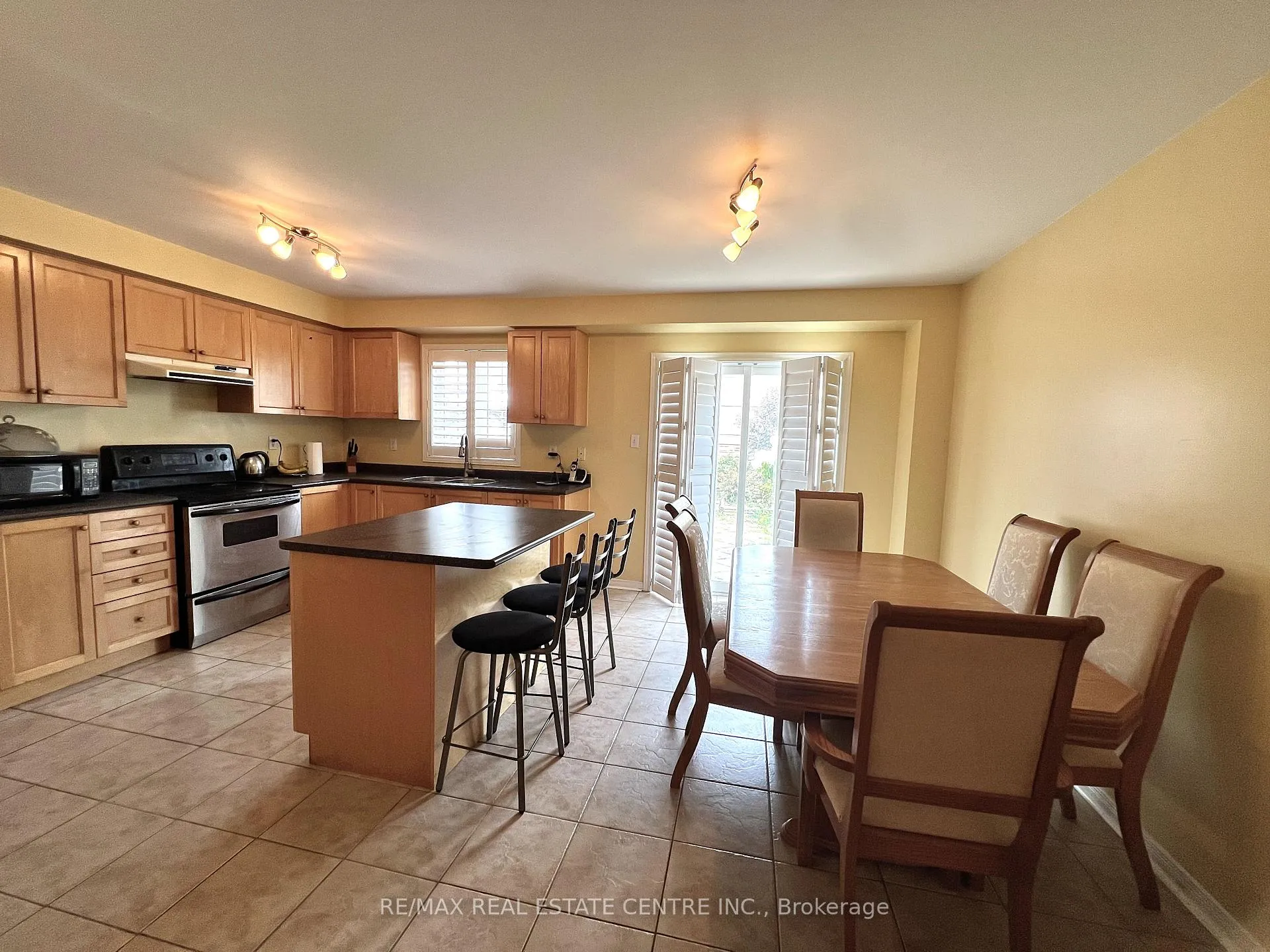 Photo 4 of 77 Zia Dodda Crescent, Brampton, Bram East — HOMEH